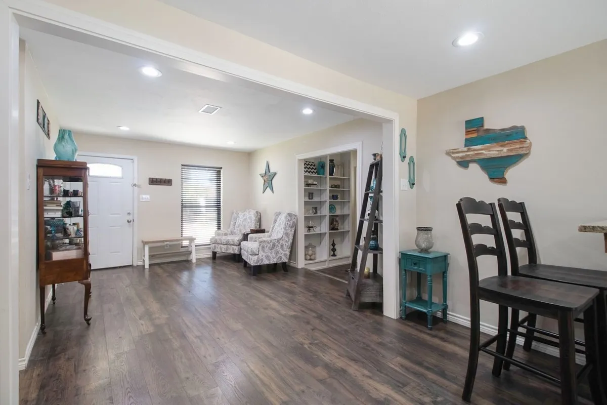 Built in shelves, desk and cabinets.