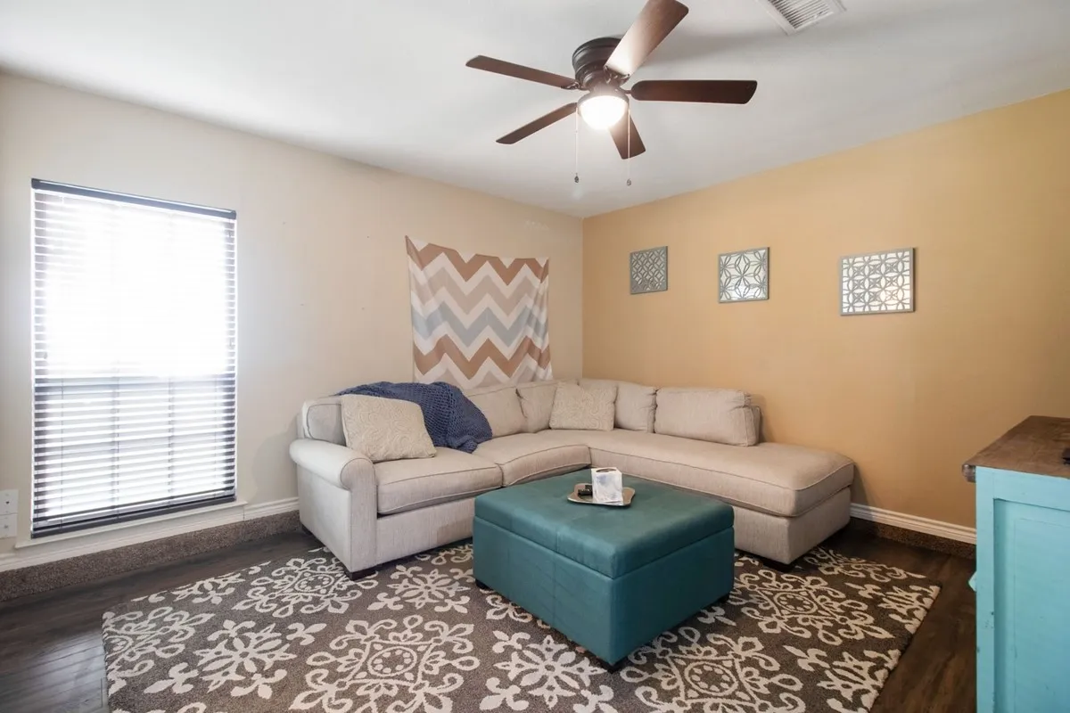 Second living, office or 4th bedroom. Full bath and closet.