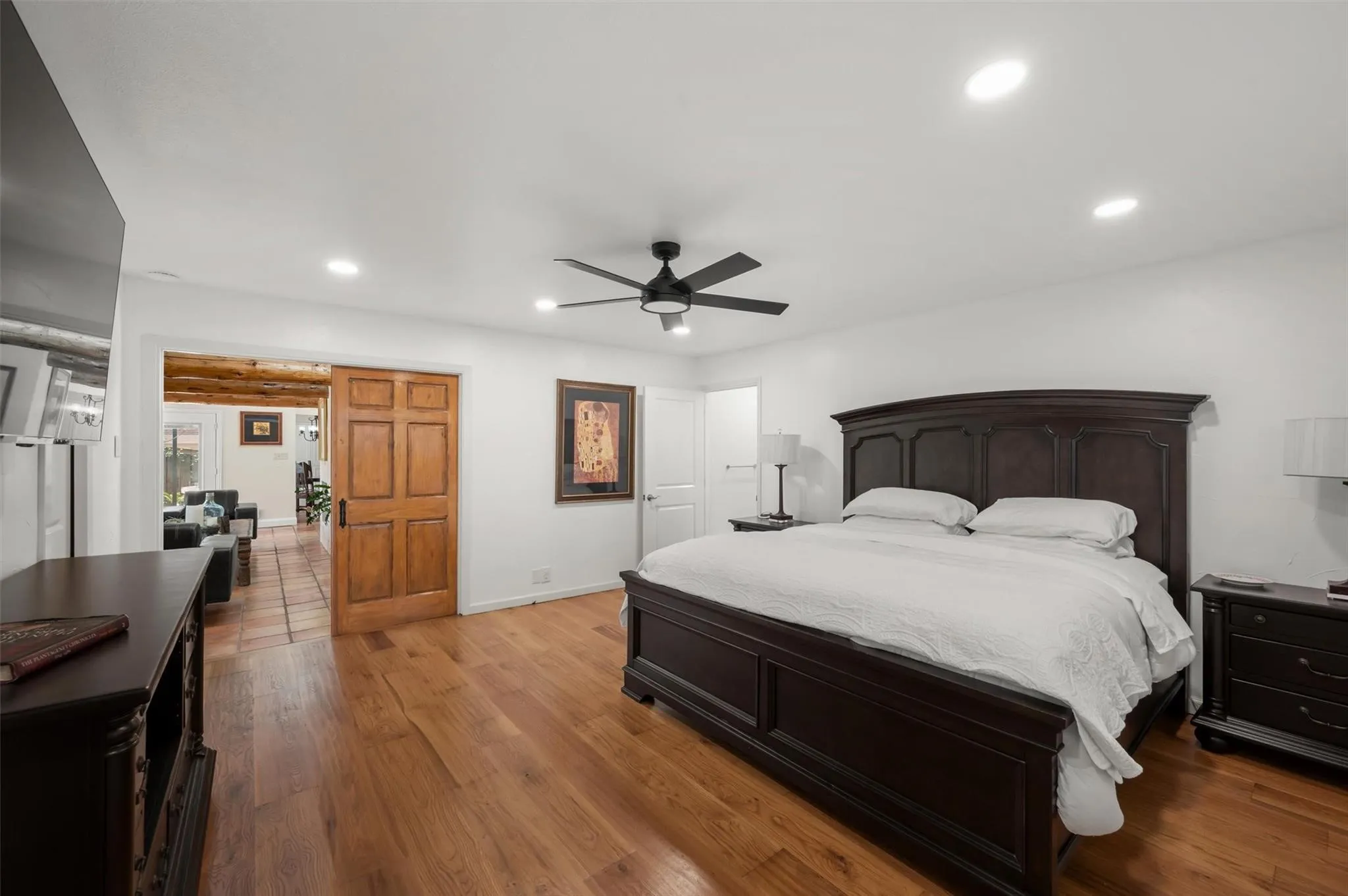 Single Family Residence For Sale in Dallas County , 13666 Peyton Drive, Dallas, Texas 75240, 5 Bedroom, 4 Bathroom, 2 Garage spaces, 3,339 Sqft, built in 1966, mls#21406293, Real Estate Agent in Dallas, Homes For Sale in Dallas county, Homes For Sale in Dallas, Realtor in Dallas Texas, Real Estate Brokerage Independent Realty Texas, Luminita Cordes Realtor