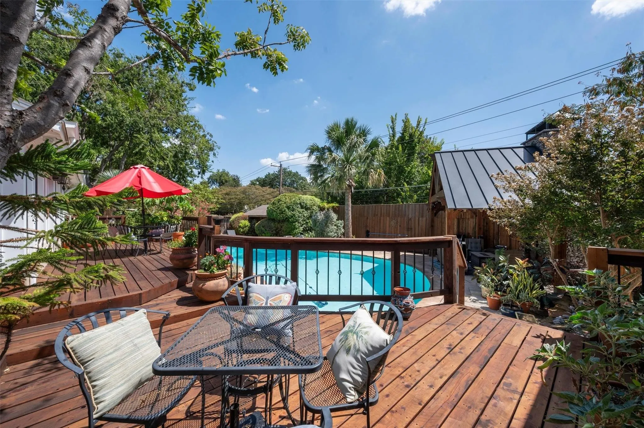 Single Family Residence For Sale in Dallas County , 13666 Peyton Drive, Dallas, Texas 75240, 5 Bedroom, 4 Bathroom, 2 Garage spaces, 3,339 Sqft, built in 1966, mls#21406293, Real Estate Agent in Dallas, Homes For Sale in Dallas county, Homes For Sale in Dallas, Realtor in Dallas Texas, Real Estate Brokerage Independent Realty Texas, Luminita Cordes Realtor