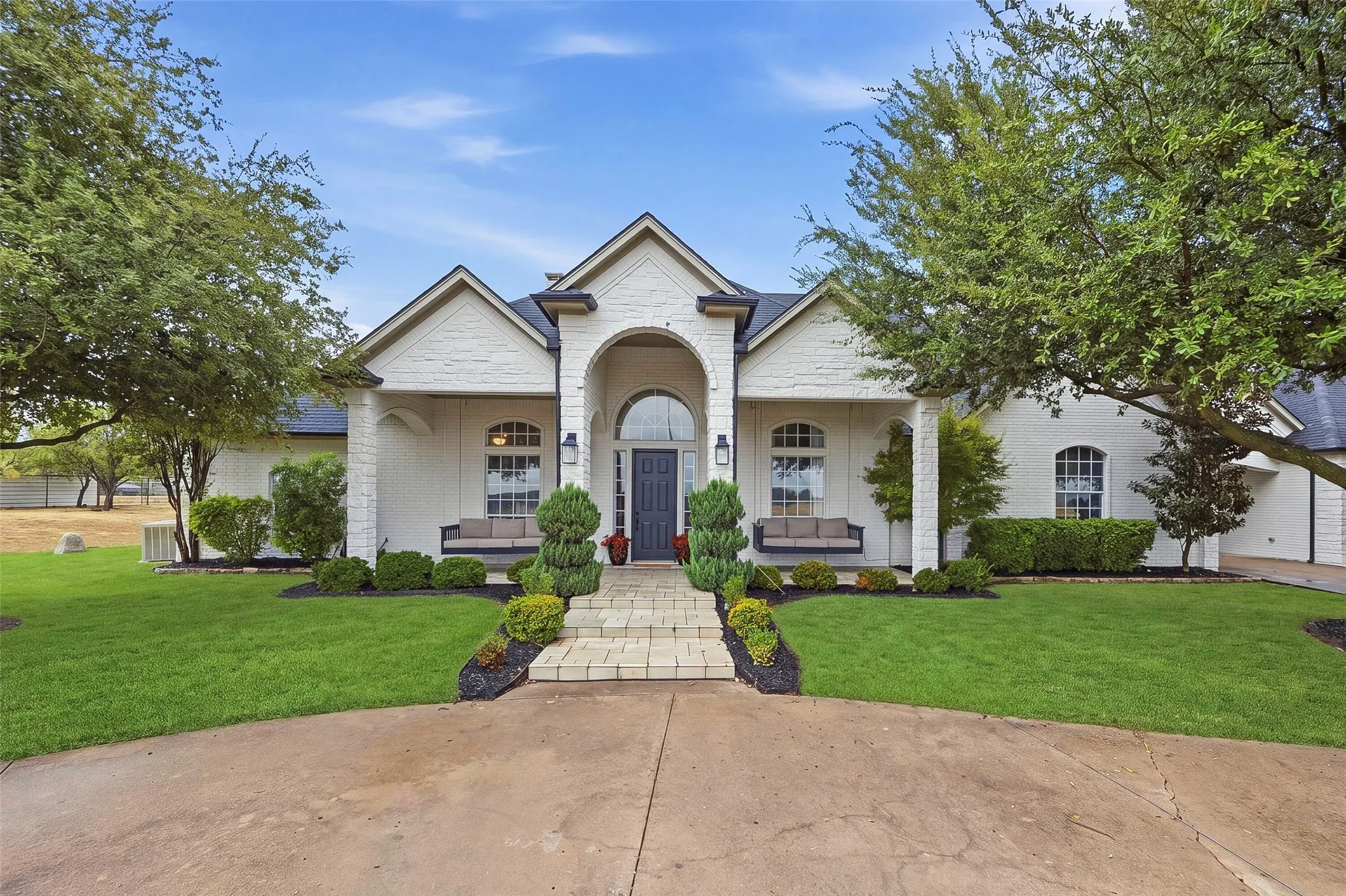 Single Family Residence For Sale in Parker County , 106 Bear Path Trail, Fort Worth, Texas 76126, 4 Bedroom, 5 Bathroom, 4 Garage spaces, 3,722 Sqft, built in 2000, mls#21408329, Real Estate Agent in Fort Worth, Homes For Sale in Parker county, Homes For Sale in Fort Worth, Realtor in Fort Worth Texas, Real Estate Brokerage Independent Realty Texas, Luminita Cordes Realtor