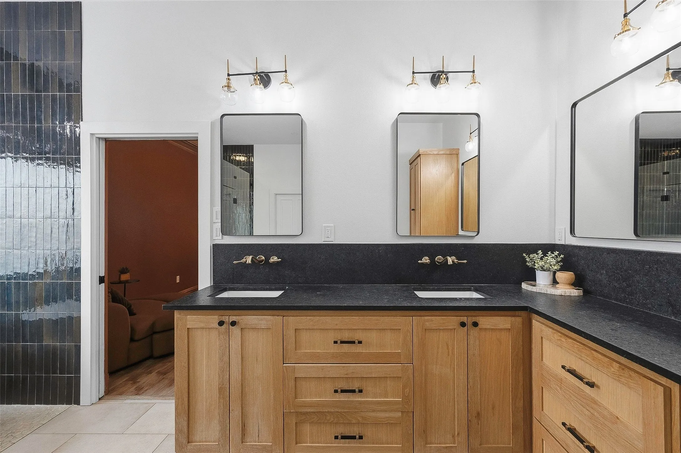 Single Family Residence For Sale in Parker County , 106 Bear Path Trail, Fort Worth, Texas 76126, 4 Bedroom, 5 Bathroom, 4 Garage spaces, 3,722 Sqft, built in 2000, mls#21408329, Real Estate Agent in Fort Worth, Homes For Sale in Parker county, Homes For Sale in Fort Worth, Realtor in Fort Worth Texas, Real Estate Brokerage Independent Realty Texas, Luminita Cordes Realtor