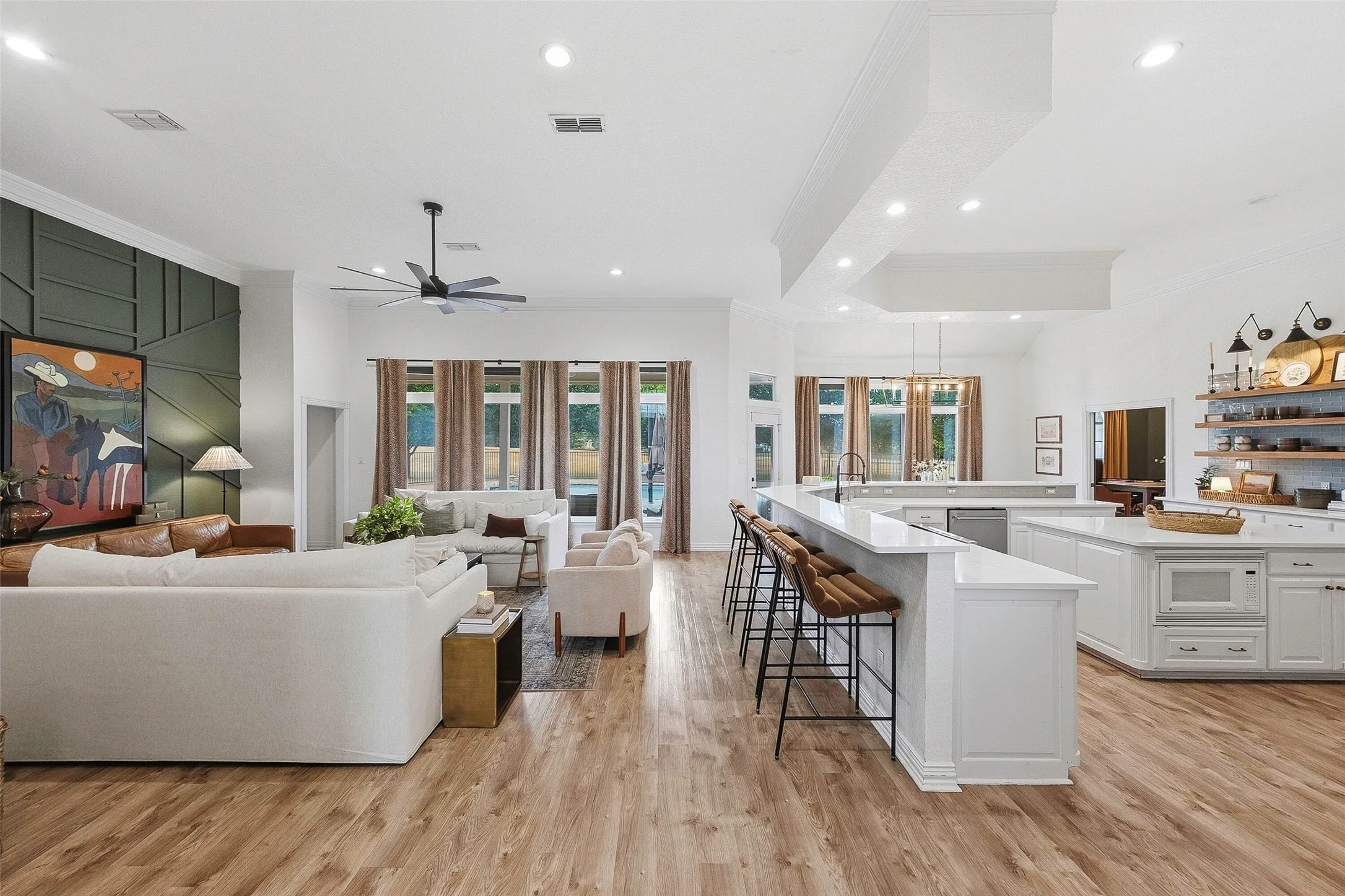 Single Family Residence For Sale in Parker County , 106 Bear Path Trail, Fort Worth, Texas 76126, 4 Bedroom, 5 Bathroom, 4 Garage spaces, 3,722 Sqft, built in 2000, mls#21408329, Real Estate Agent in Fort Worth, Homes For Sale in Parker county, Homes For Sale in Fort Worth, Realtor in Fort Worth Texas, Real Estate Brokerage Independent Realty Texas, Luminita Cordes Realtor