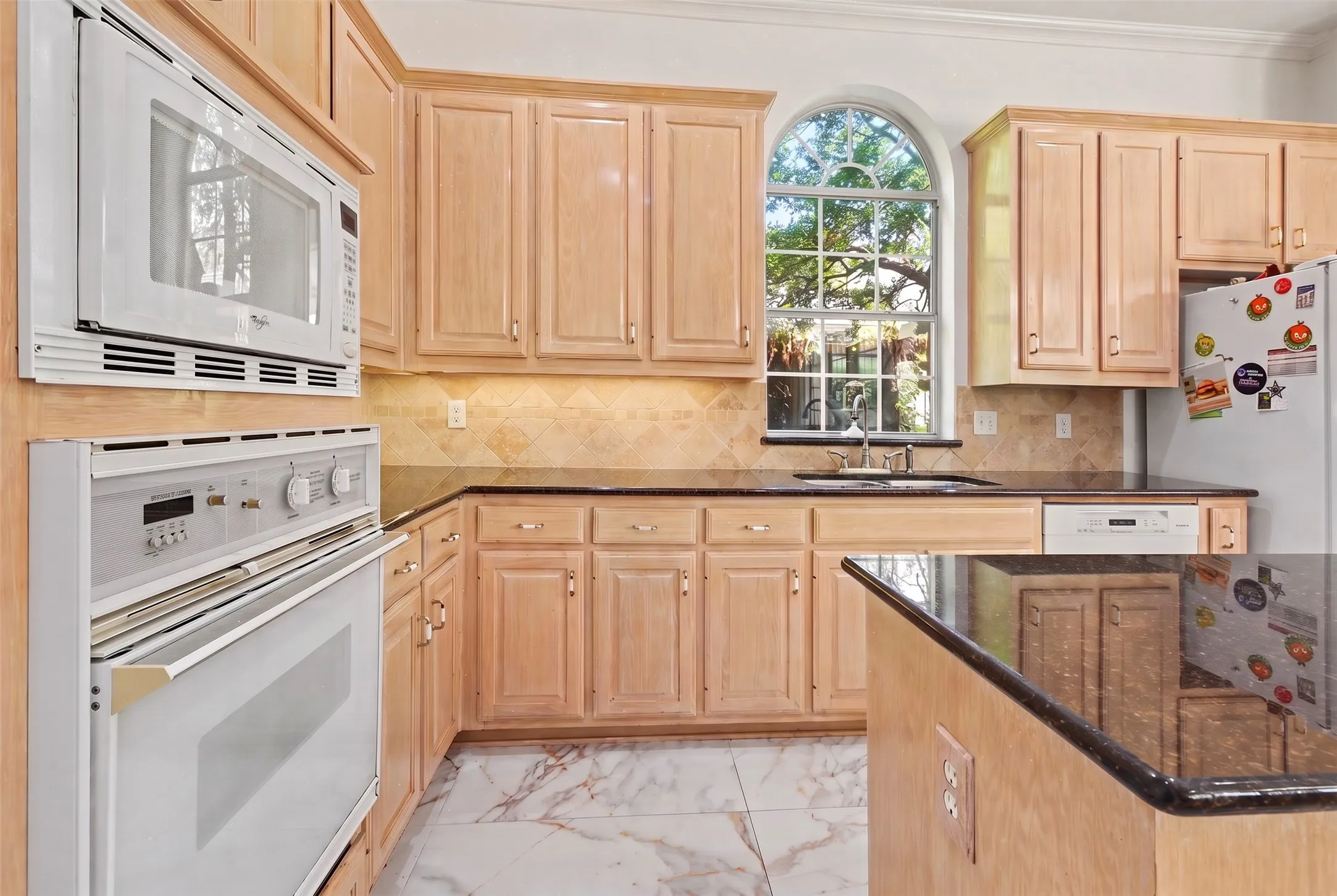 Single Family Residence For Sale in Collin County , 18824 Fortson Avenue, Dallas, Texas 75252, 4 Bedroom, 3 Bathroom, 2 Garage spaces, 2,730 Sqft, built in 1991, mls#21400869, Real Estate Agent in Dallas, Homes For Sale in Collin county, Homes For Sale in Dallas, Realtor in Dallas Texas, Real Estate Brokerage Independent Realty Texas, Luminita Cordes Realtor