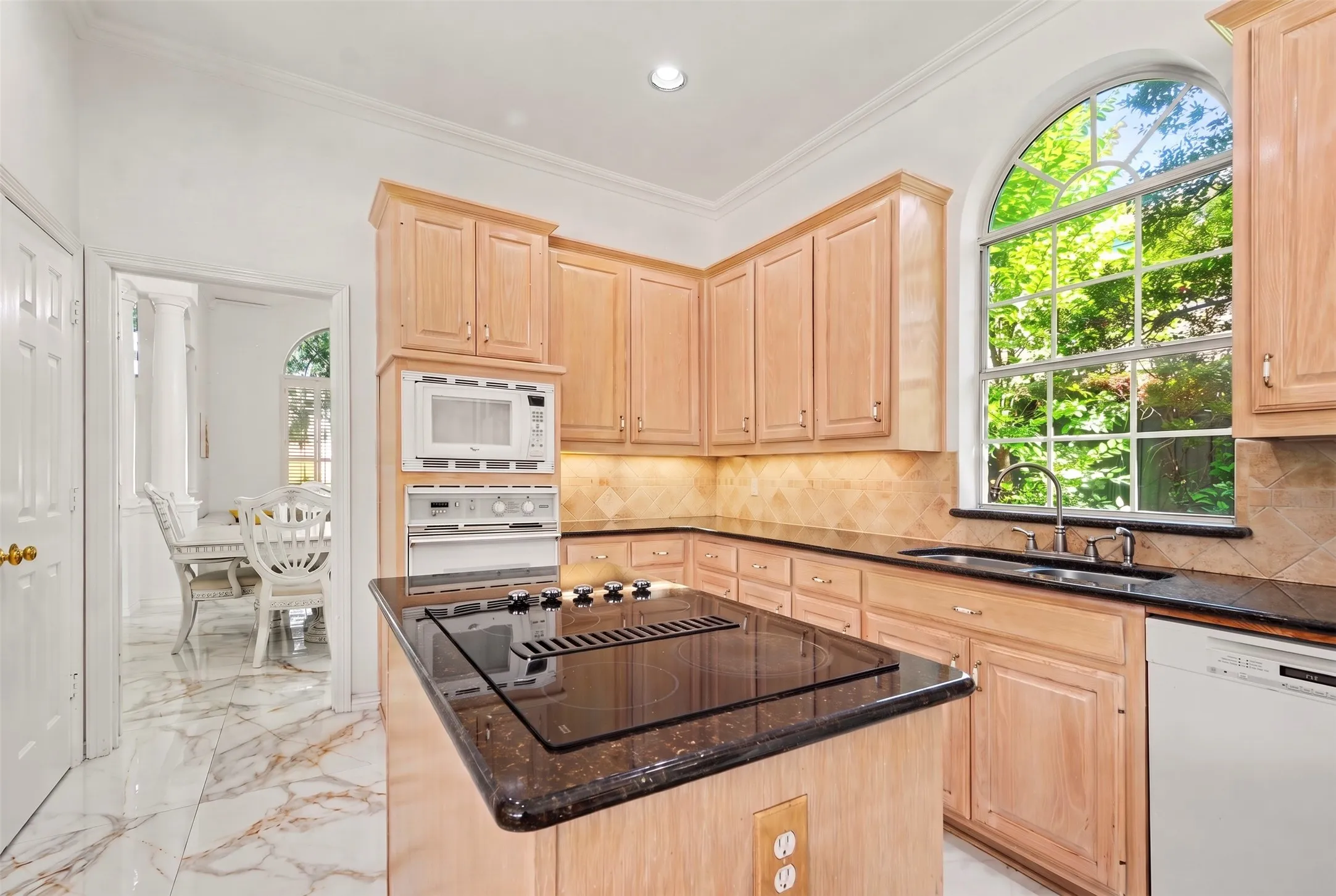 Single Family Residence For Sale in Collin County , 18824 Fortson Avenue, Dallas, Texas 75252, 4 Bedroom, 3 Bathroom, 2 Garage spaces, 2,730 Sqft, built in 1991, mls#21400869, Real Estate Agent in Dallas, Homes For Sale in Collin county, Homes For Sale in Dallas, Realtor in Dallas Texas, Real Estate Brokerage Independent Realty Texas, Luminita Cordes Realtor