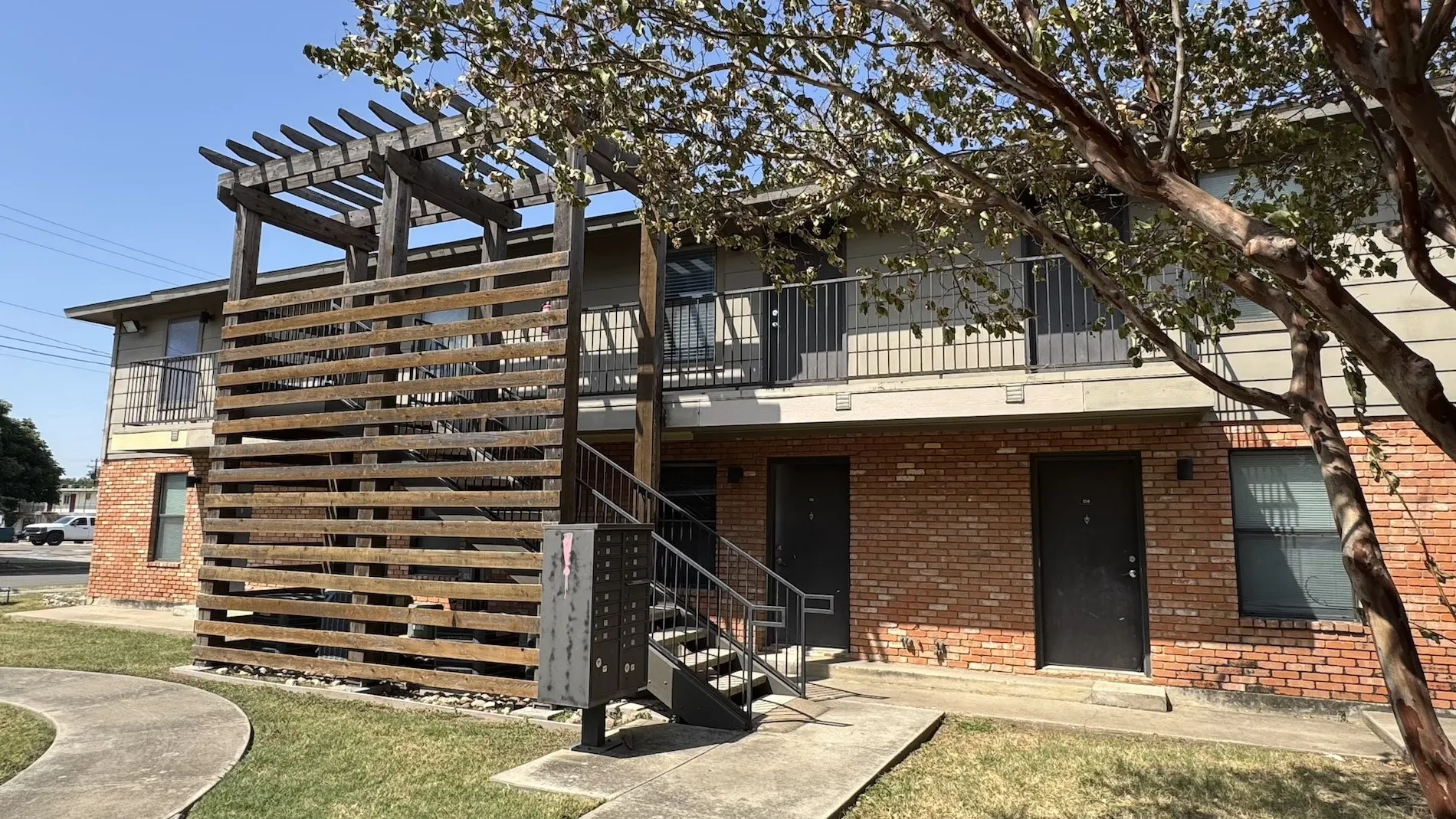 Apartment For Sale in Denton County , 2422-2428 Charlotte Street, Denton, Texas 76201, 32 Bedroom, 30 Bathroom, Garage spaces, 0 Sqft, built in 1964, mls#21408209, Real Estate Agent in Denton, Homes For Sale in Denton county, Homes For Sale in Denton, Realtor in Denton Texas, Real Estate Brokerage Independent Realty Texas, Luminita Cordes Realtor