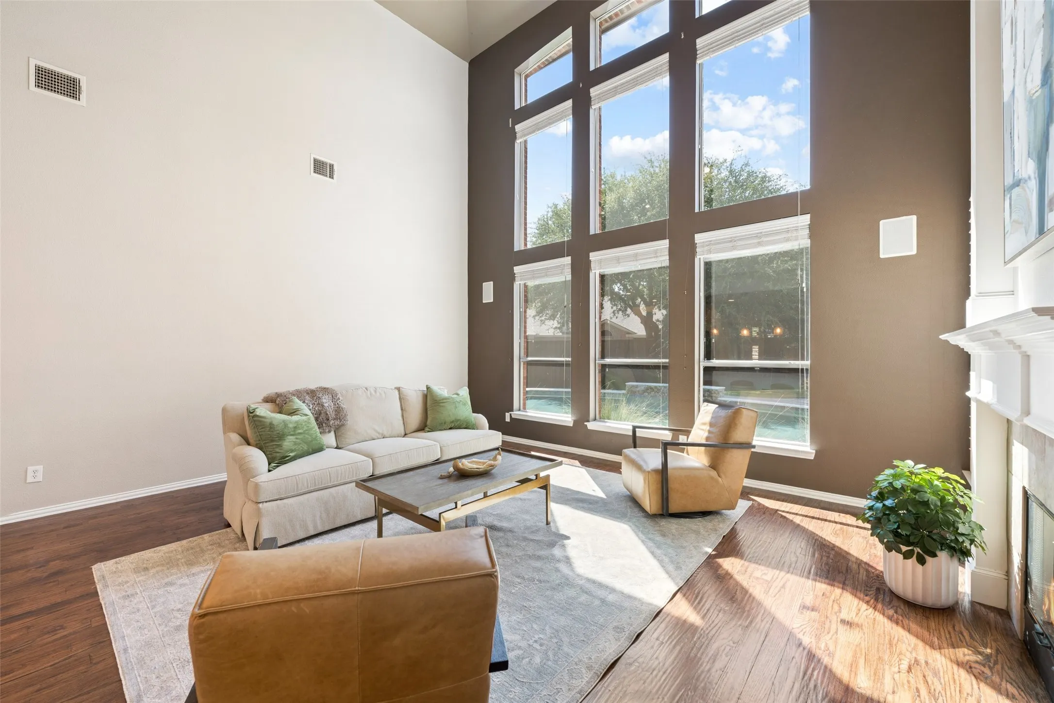 Single Family Residence For Sale in Tarrant County , 3409 Balboa Court, Grapevine, Texas 76092, 4 Bedroom, 4 Bathroom, 3 Garage spaces, 3,618 Sqft, built in 2005, mls#21399818, Real Estate Agent in Grapevine, Homes For Sale in Tarrant county, Homes For Sale in Grapevine, Realtor in Grapevine Texas, Real Estate Brokerage Independent Realty Texas, Luminita Cordes Realtor