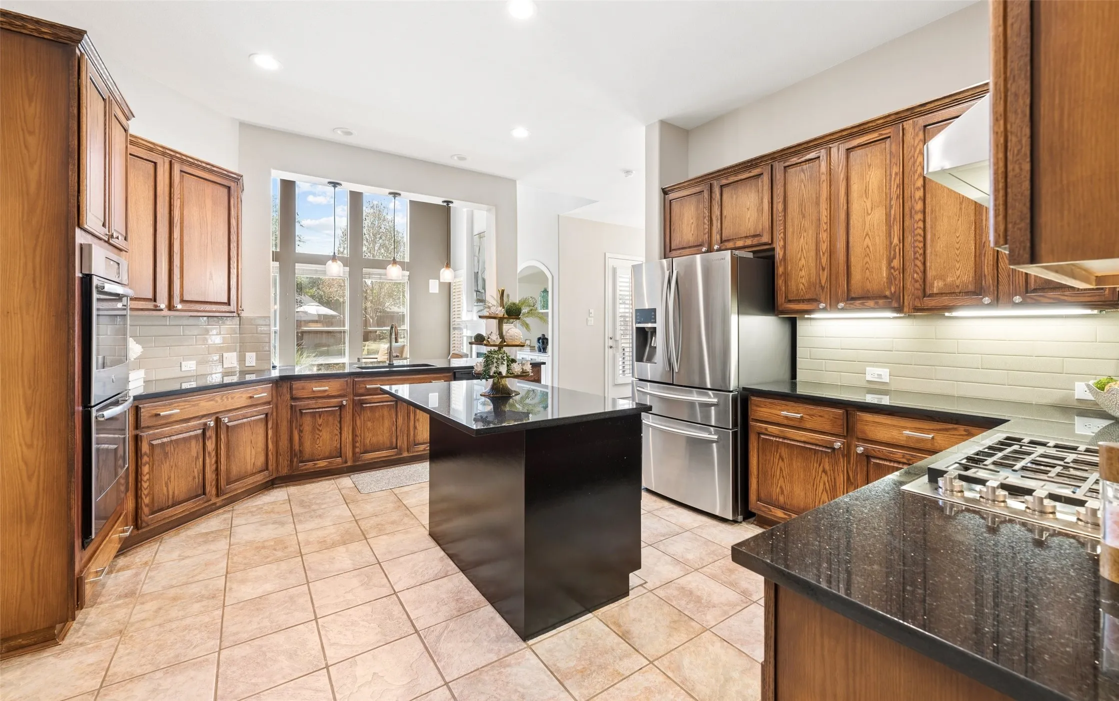 Single Family Residence For Sale in Tarrant County , 3409 Balboa Court, Grapevine, Texas 76092, 4 Bedroom, 4 Bathroom, 3 Garage spaces, 3,618 Sqft, built in 2005, mls#21399818, Real Estate Agent in Grapevine, Homes For Sale in Tarrant county, Homes For Sale in Grapevine, Realtor in Grapevine Texas, Real Estate Brokerage Independent Realty Texas, Luminita Cordes Realtor