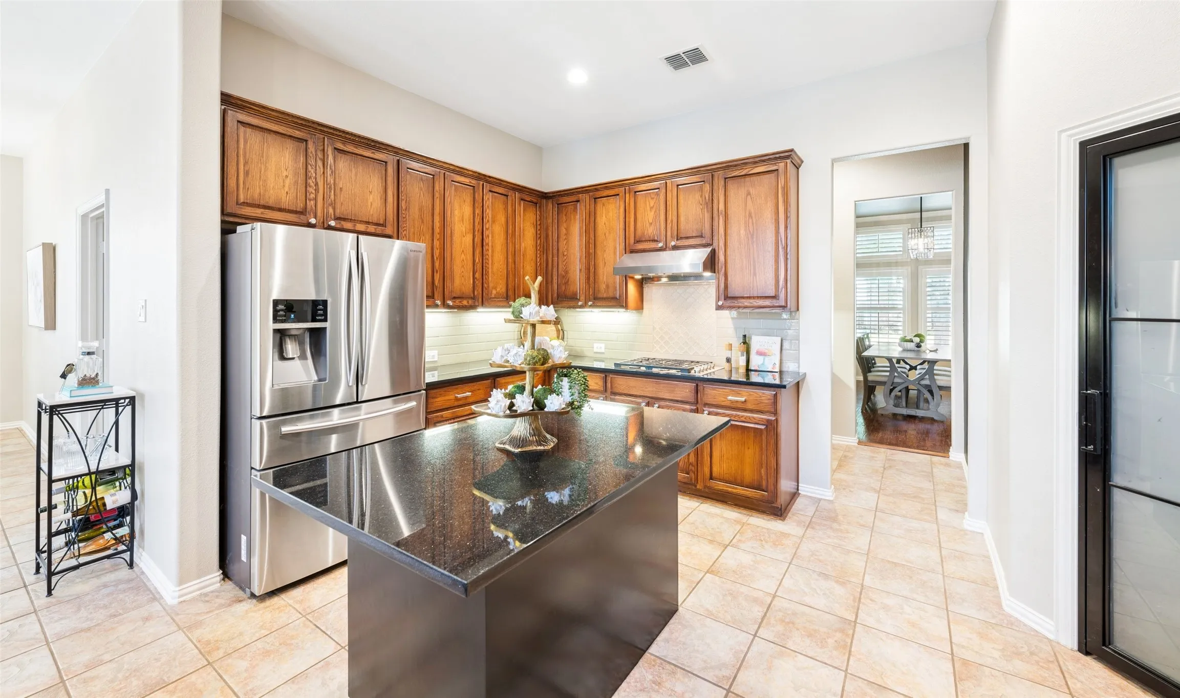 Single Family Residence For Sale in Tarrant County , 3409 Balboa Court, Grapevine, Texas 76092, 4 Bedroom, 4 Bathroom, 3 Garage spaces, 3,618 Sqft, built in 2005, mls#21399818, Real Estate Agent in Grapevine, Homes For Sale in Tarrant county, Homes For Sale in Grapevine, Realtor in Grapevine Texas, Real Estate Brokerage Independent Realty Texas, Luminita Cordes Realtor