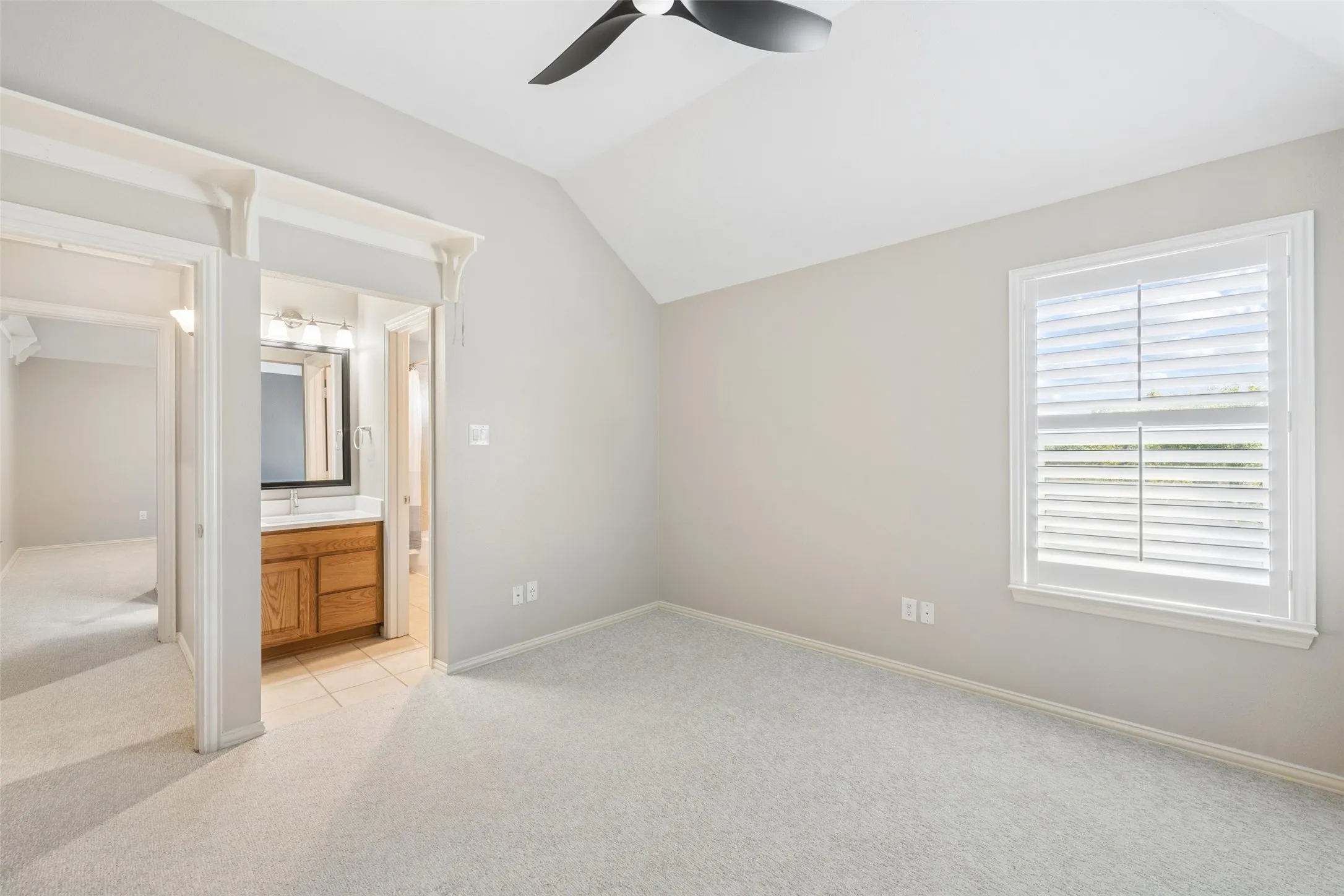 Single Family Residence For Sale in Tarrant County , 3409 Balboa Court, Grapevine, Texas 76092, 4 Bedroom, 4 Bathroom, 3 Garage spaces, 3,618 Sqft, built in 2005, mls#21399818, Real Estate Agent in Grapevine, Homes For Sale in Tarrant county, Homes For Sale in Grapevine, Realtor in Grapevine Texas, Real Estate Brokerage Independent Realty Texas, Luminita Cordes Realtor