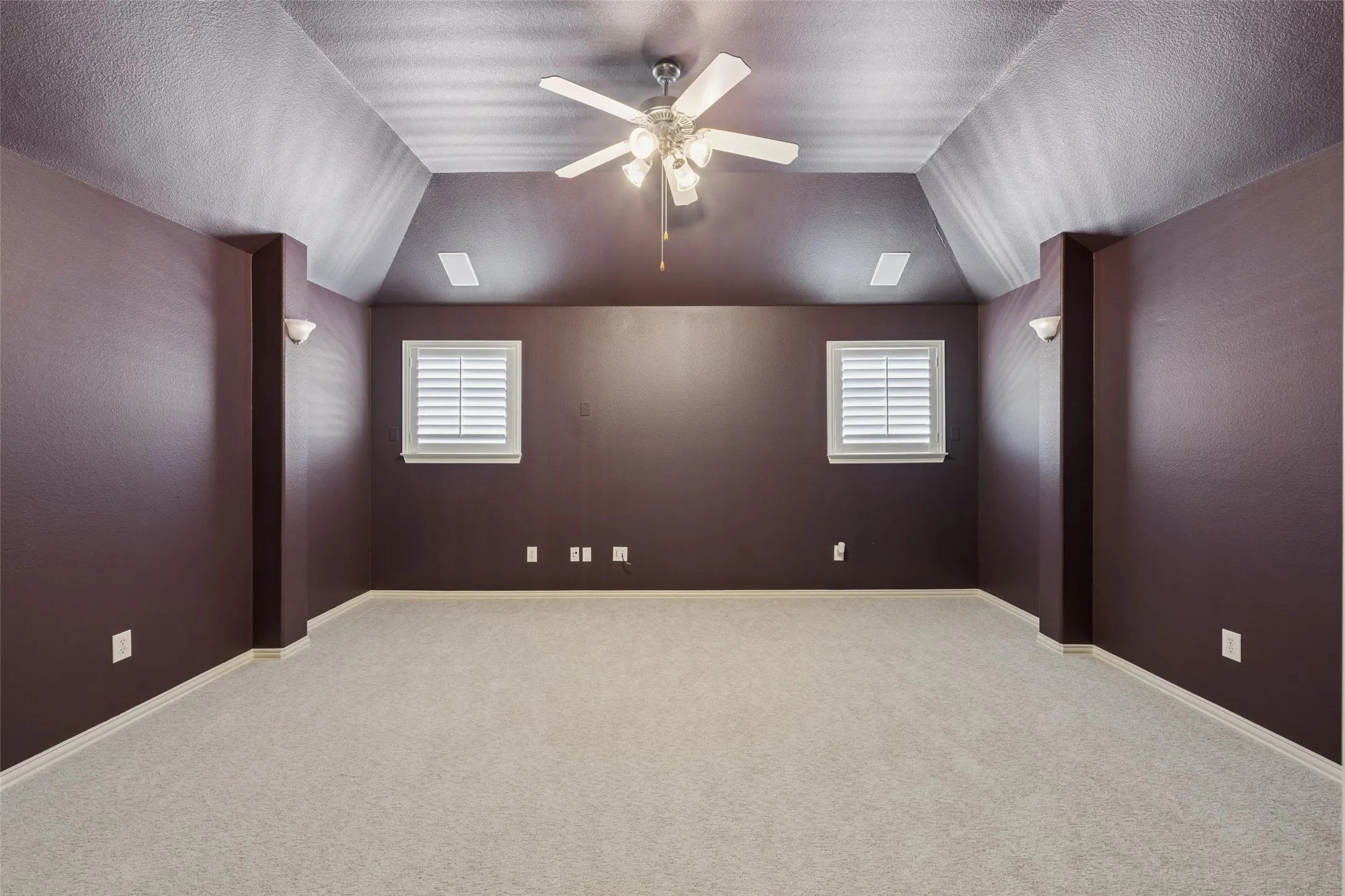 Single Family Residence For Sale in Tarrant County , 3409 Balboa Court, Grapevine, Texas 76092, 4 Bedroom, 4 Bathroom, 3 Garage spaces, 3,618 Sqft, built in 2005, mls#21399818, Real Estate Agent in Grapevine, Homes For Sale in Tarrant county, Homes For Sale in Grapevine, Realtor in Grapevine Texas, Real Estate Brokerage Independent Realty Texas, Luminita Cordes Realtor