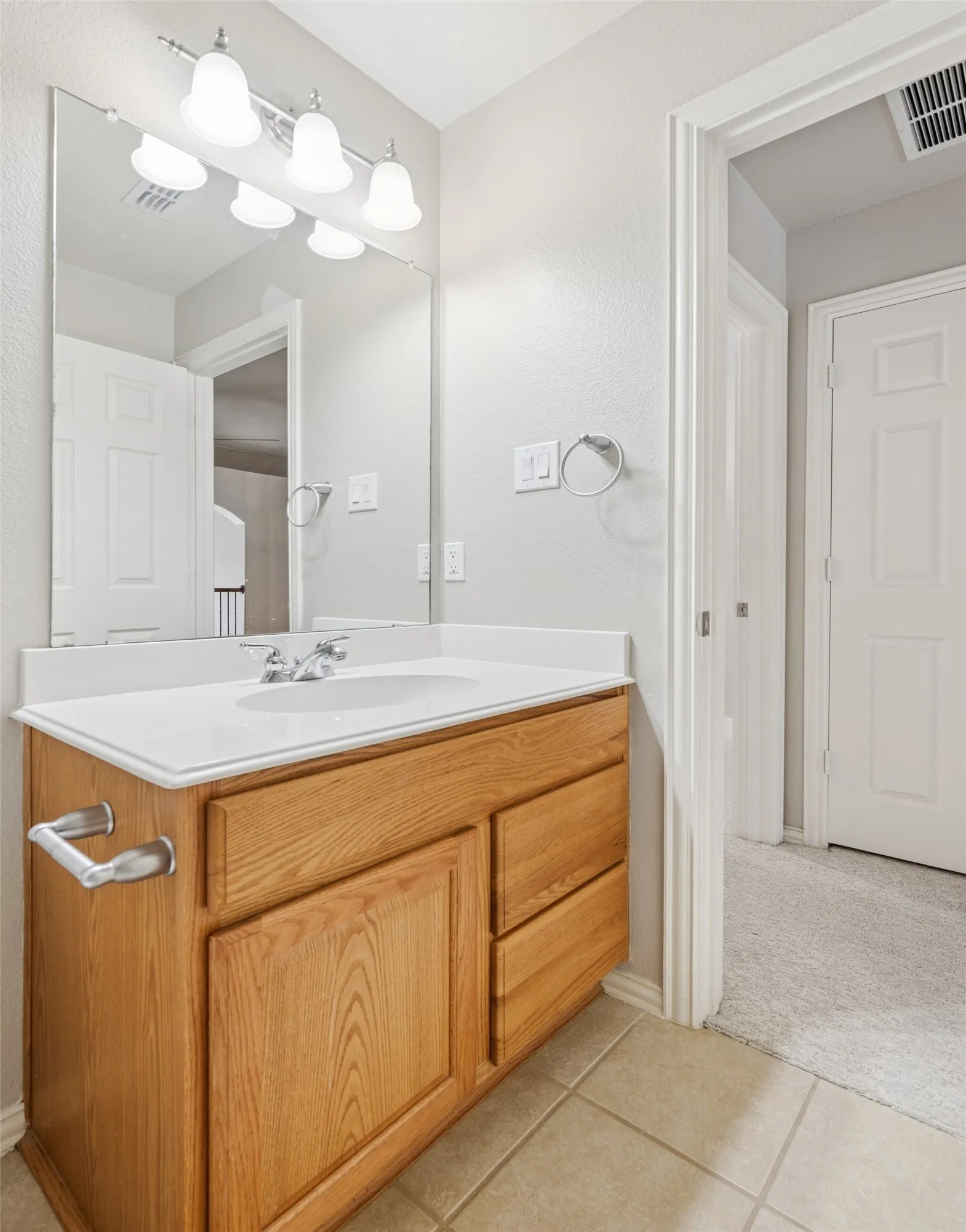 Single Family Residence For Sale in Tarrant County , 3409 Balboa Court, Grapevine, Texas 76092, 4 Bedroom, 4 Bathroom, 3 Garage spaces, 3,618 Sqft, built in 2005, mls#21399818, Real Estate Agent in Grapevine, Homes For Sale in Tarrant county, Homes For Sale in Grapevine, Realtor in Grapevine Texas, Real Estate Brokerage Independent Realty Texas, Luminita Cordes Realtor