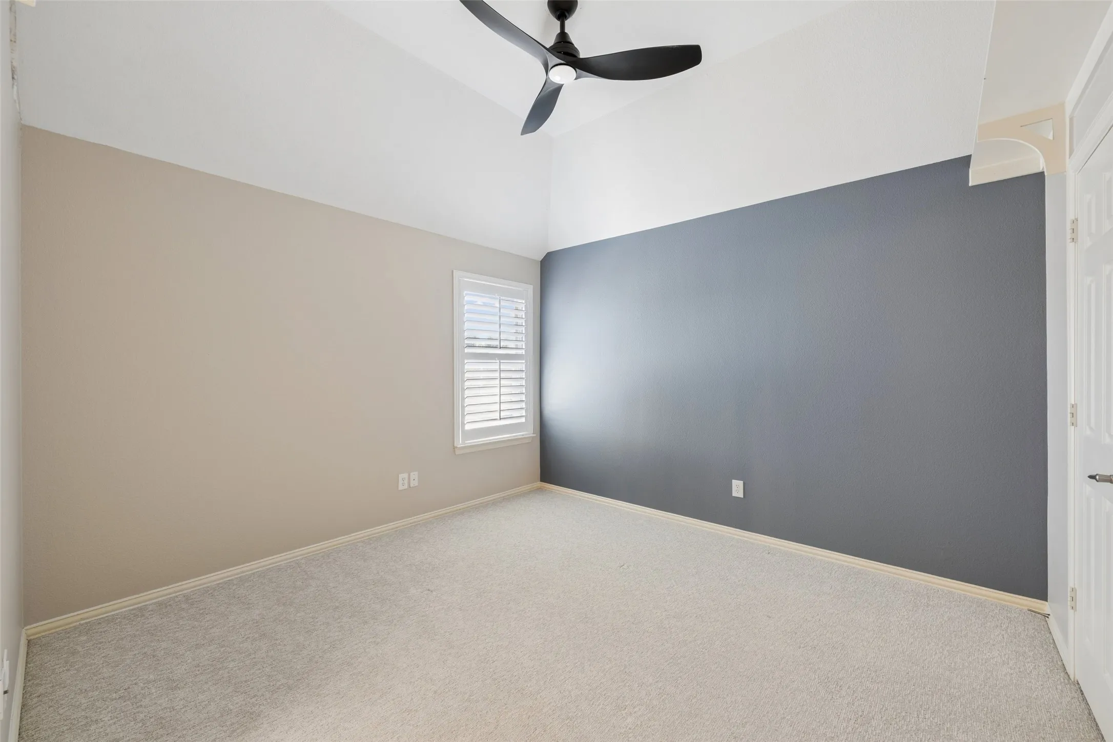 Single Family Residence For Sale in Tarrant County , 3409 Balboa Court, Grapevine, Texas 76092, 4 Bedroom, 4 Bathroom, 3 Garage spaces, 3,618 Sqft, built in 2005, mls#21399818, Real Estate Agent in Grapevine, Homes For Sale in Tarrant county, Homes For Sale in Grapevine, Realtor in Grapevine Texas, Real Estate Brokerage Independent Realty Texas, Luminita Cordes Realtor