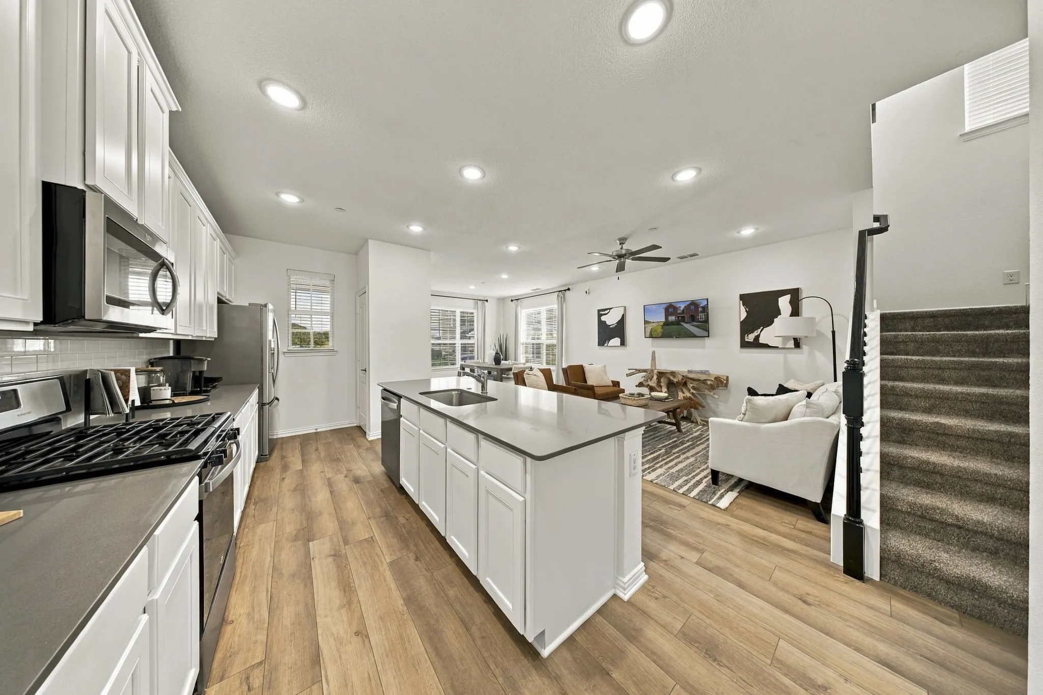 Single Family Residence For Sale in Kaufman County , 1895 Indigo Lane, Forney, Texas 75126, 3 Bedroom, 3 Bathroom, 2 Garage spaces, 1,762 Sqft, built in 2020, mls#21403216, Real Estate Agent in Forney, Homes For Sale in Kaufman county, Homes For Sale in Forney, Realtor in Forney Texas, Real Estate Brokerage Independent Realty Texas, Luminita Cordes Realtor