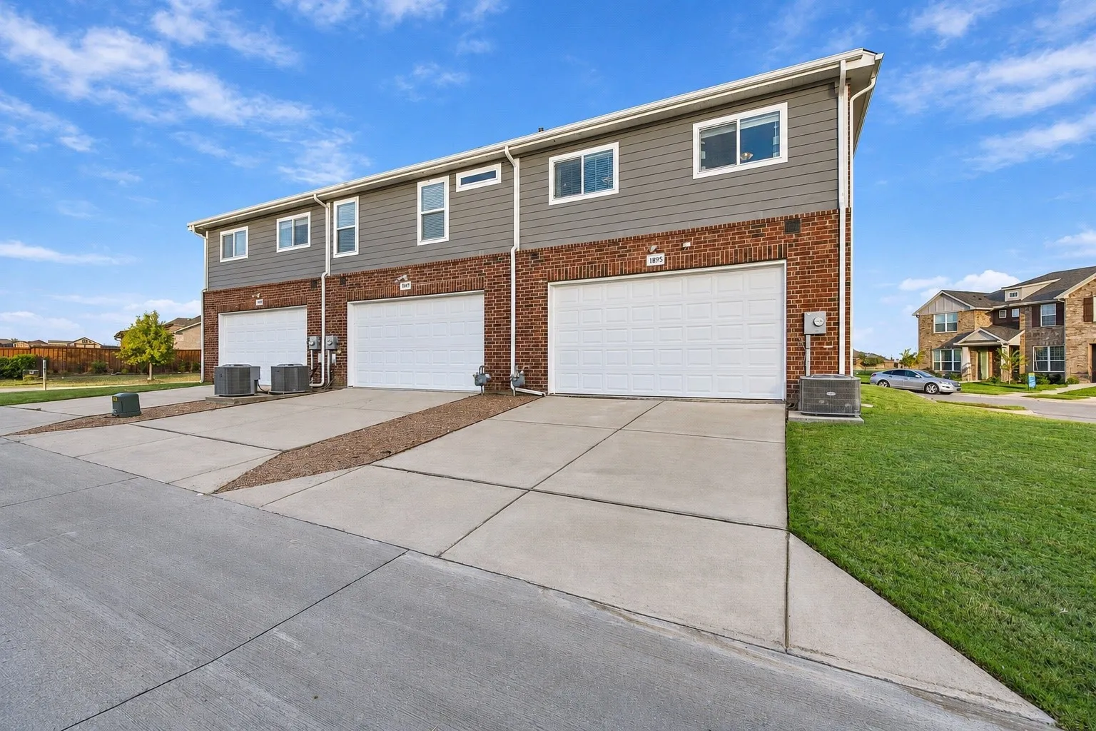 Single Family Residence For Sale in Kaufman County , 1895 Indigo Lane, Forney, Texas 75126, 3 Bedroom, 3 Bathroom, 2 Garage spaces, 1,762 Sqft, built in 2020, mls#21403216, Real Estate Agent in Forney, Homes For Sale in Kaufman county, Homes For Sale in Forney, Realtor in Forney Texas, Real Estate Brokerage Independent Realty Texas, Luminita Cordes Realtor