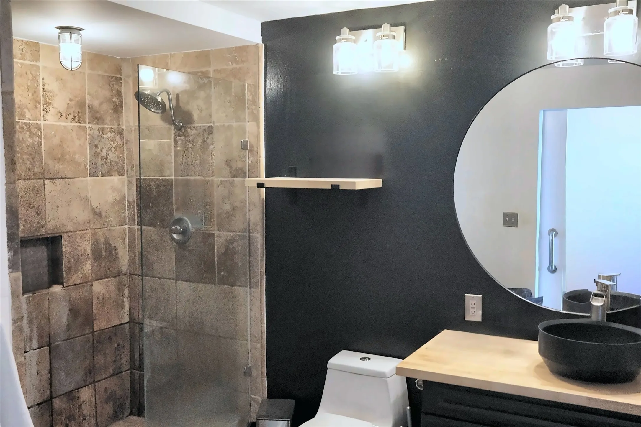 Condominium For Rent in Dallas County , 1122 Jackson Street 1012, Dallas, Texas 75202, 1 Bedroom, 1 Bathroom, 1 Garage spaces, 1,053 Sqft, built in 1925, mls#21408318, Real Estate Agent in Dallas, Homes For Rent in Dallas county, Homes For Rent in Dallas, Realtor in Dallas Texas, Real Estate Brokerage Independent Realty Texas, Luminita Cordes Realtor