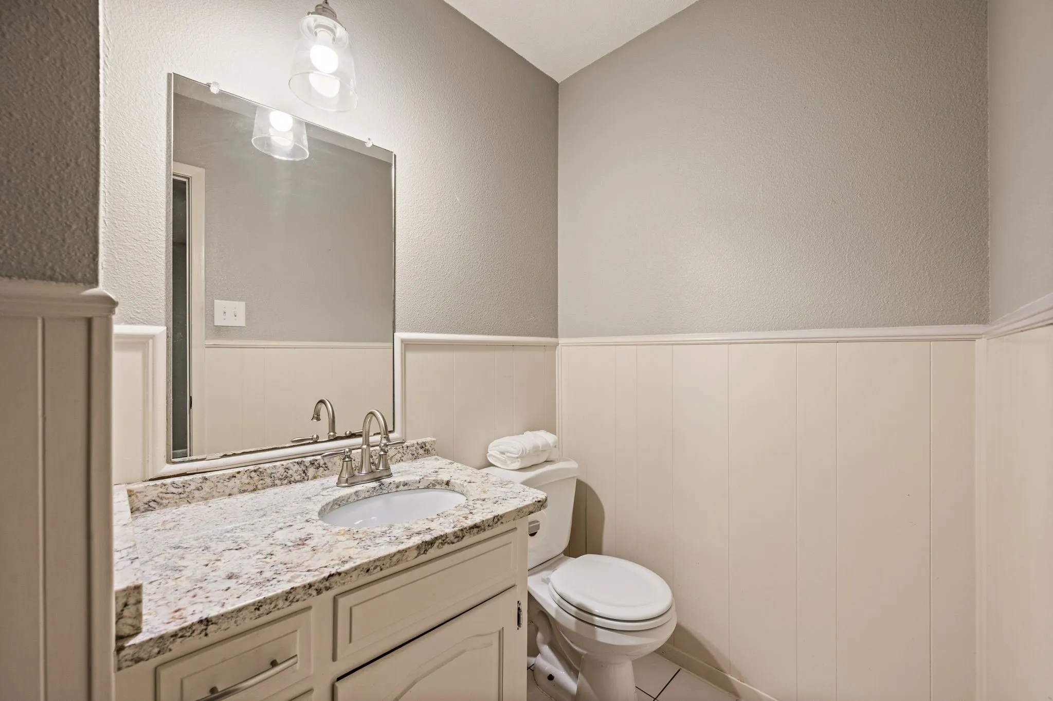 Single Family Residence For Sale in Tarrant County , 1608 Delta Drive, Arlington, Texas 76012, 4 Bedroom, 3 Bathroom, 3 Garage spaces, 2,687 Sqft, built in 1971, mls#21364427, Real Estate Agent in Arlington, Homes For Sale in Tarrant county, Homes For Sale in Arlington, Realtor in Arlington Texas, Real Estate Brokerage Independent Realty Texas, Luminita Cordes Realtor