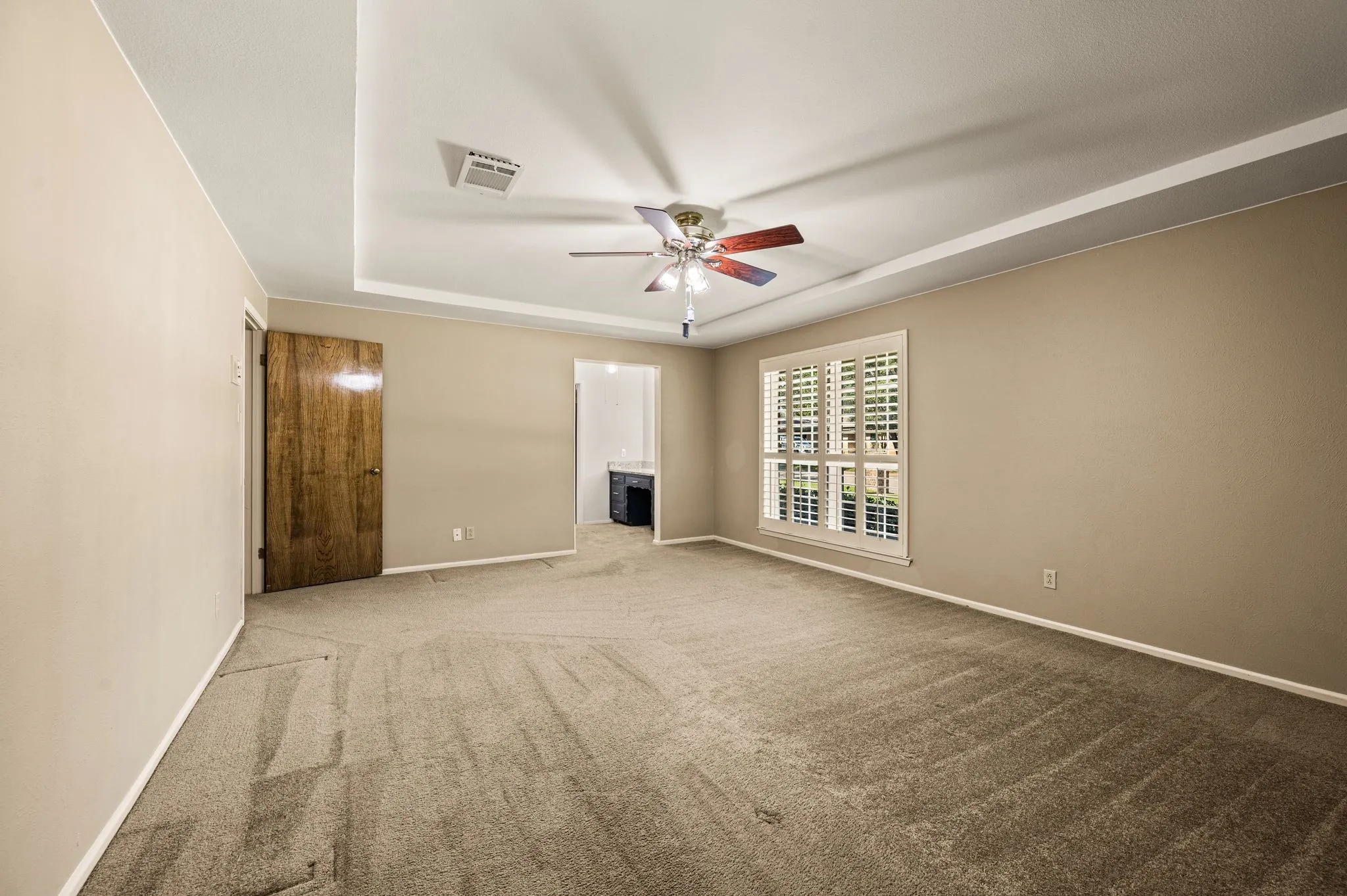 Single Family Residence For Sale in Tarrant County , 1608 Delta Drive, Arlington, Texas 76012, 4 Bedroom, 3 Bathroom, 3 Garage spaces, 2,687 Sqft, built in 1971, mls#21364427, Real Estate Agent in Arlington, Homes For Sale in Tarrant county, Homes For Sale in Arlington, Realtor in Arlington Texas, Real Estate Brokerage Independent Realty Texas, Luminita Cordes Realtor