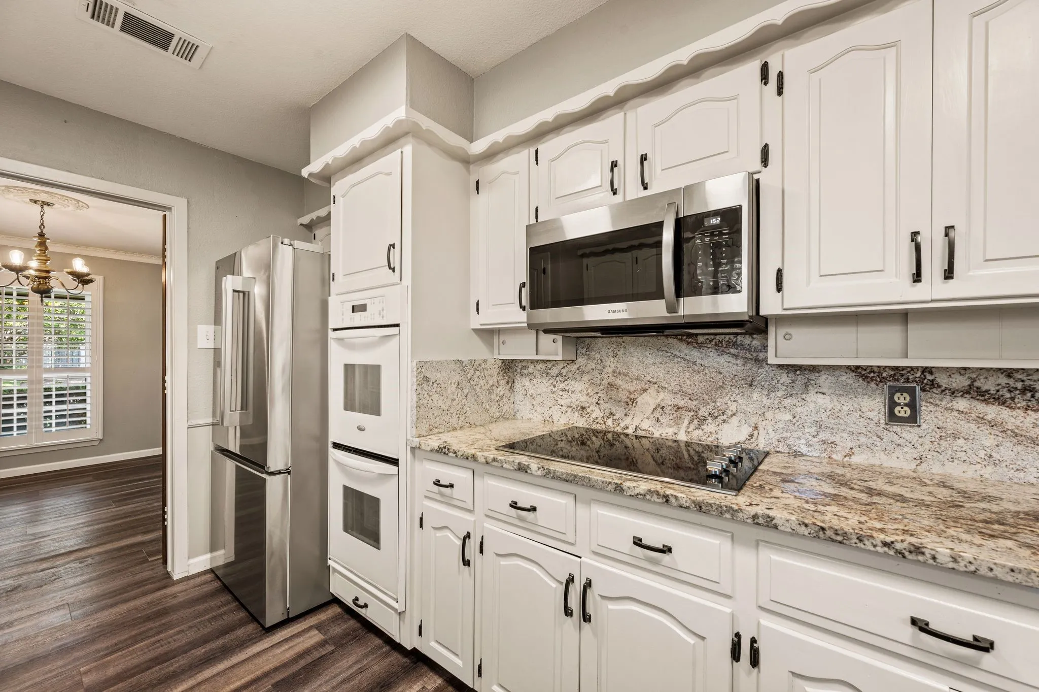 Single Family Residence For Sale in Tarrant County , 1608 Delta Drive, Arlington, Texas 76012, 4 Bedroom, 3 Bathroom, 3 Garage spaces, 2,687 Sqft, built in 1971, mls#21364427, Real Estate Agent in Arlington, Homes For Sale in Tarrant county, Homes For Sale in Arlington, Realtor in Arlington Texas, Real Estate Brokerage Independent Realty Texas, Luminita Cordes Realtor