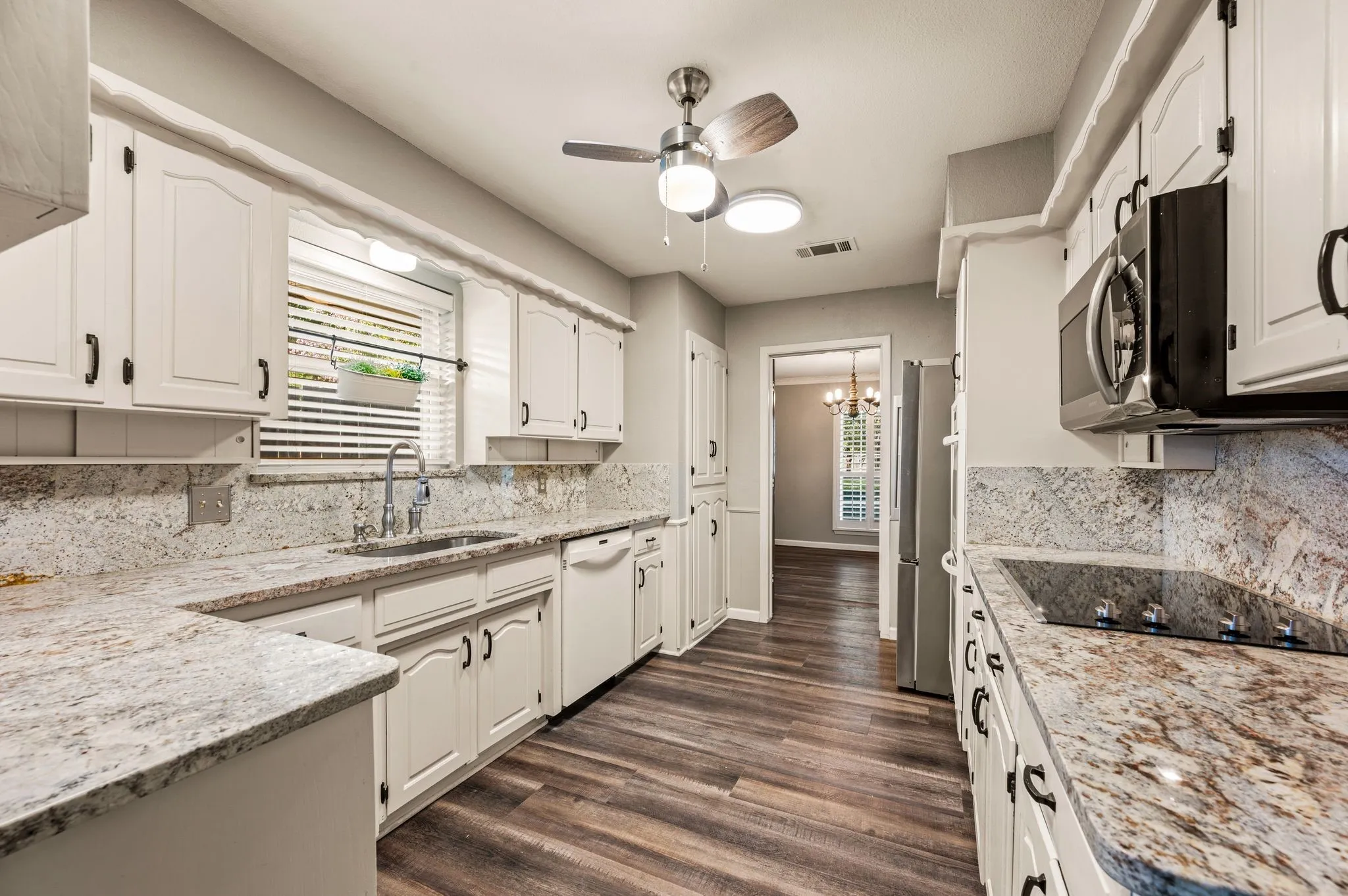 Single Family Residence For Sale in Tarrant County , 1608 Delta Drive, Arlington, Texas 76012, 4 Bedroom, 3 Bathroom, 3 Garage spaces, 2,687 Sqft, built in 1971, mls#21364427, Real Estate Agent in Arlington, Homes For Sale in Tarrant county, Homes For Sale in Arlington, Realtor in Arlington Texas, Real Estate Brokerage Independent Realty Texas, Luminita Cordes Realtor