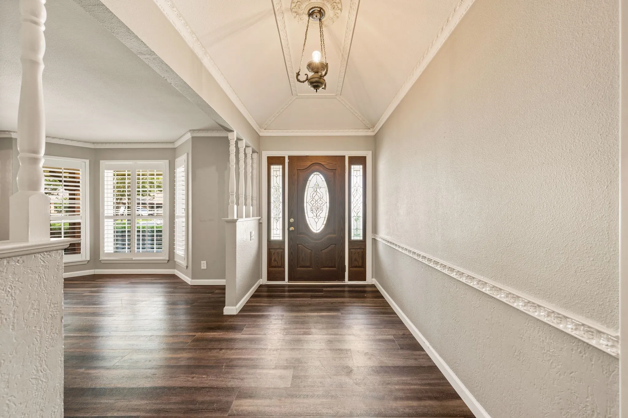 Single Family Residence For Sale in Tarrant County , 1608 Delta Drive, Arlington, Texas 76012, 4 Bedroom, 3 Bathroom, 3 Garage spaces, 2,687 Sqft, built in 1971, mls#21364427, Real Estate Agent in Arlington, Homes For Sale in Tarrant county, Homes For Sale in Arlington, Realtor in Arlington Texas, Real Estate Brokerage Independent Realty Texas, Luminita Cordes Realtor