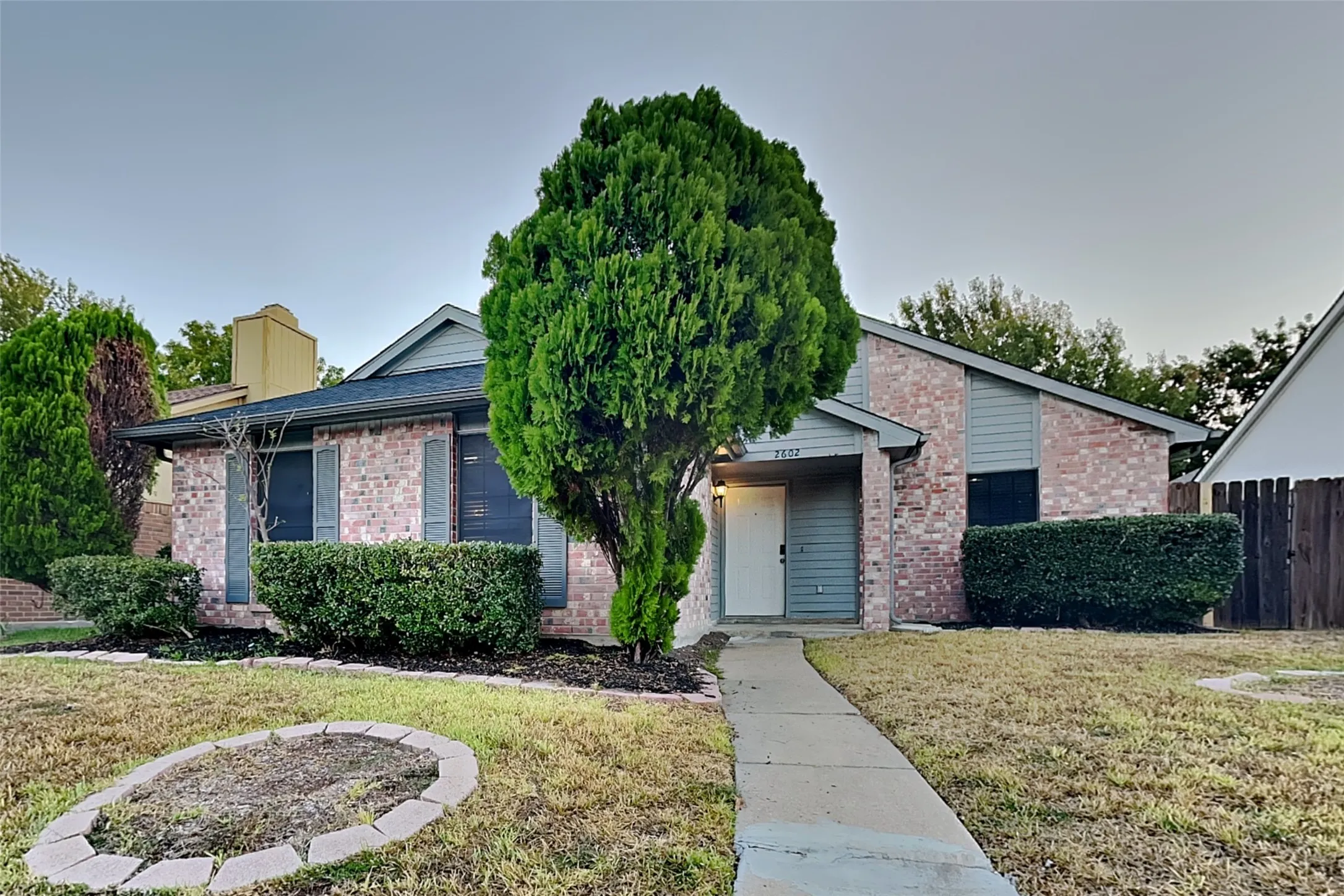 Single Family Residence For Rent