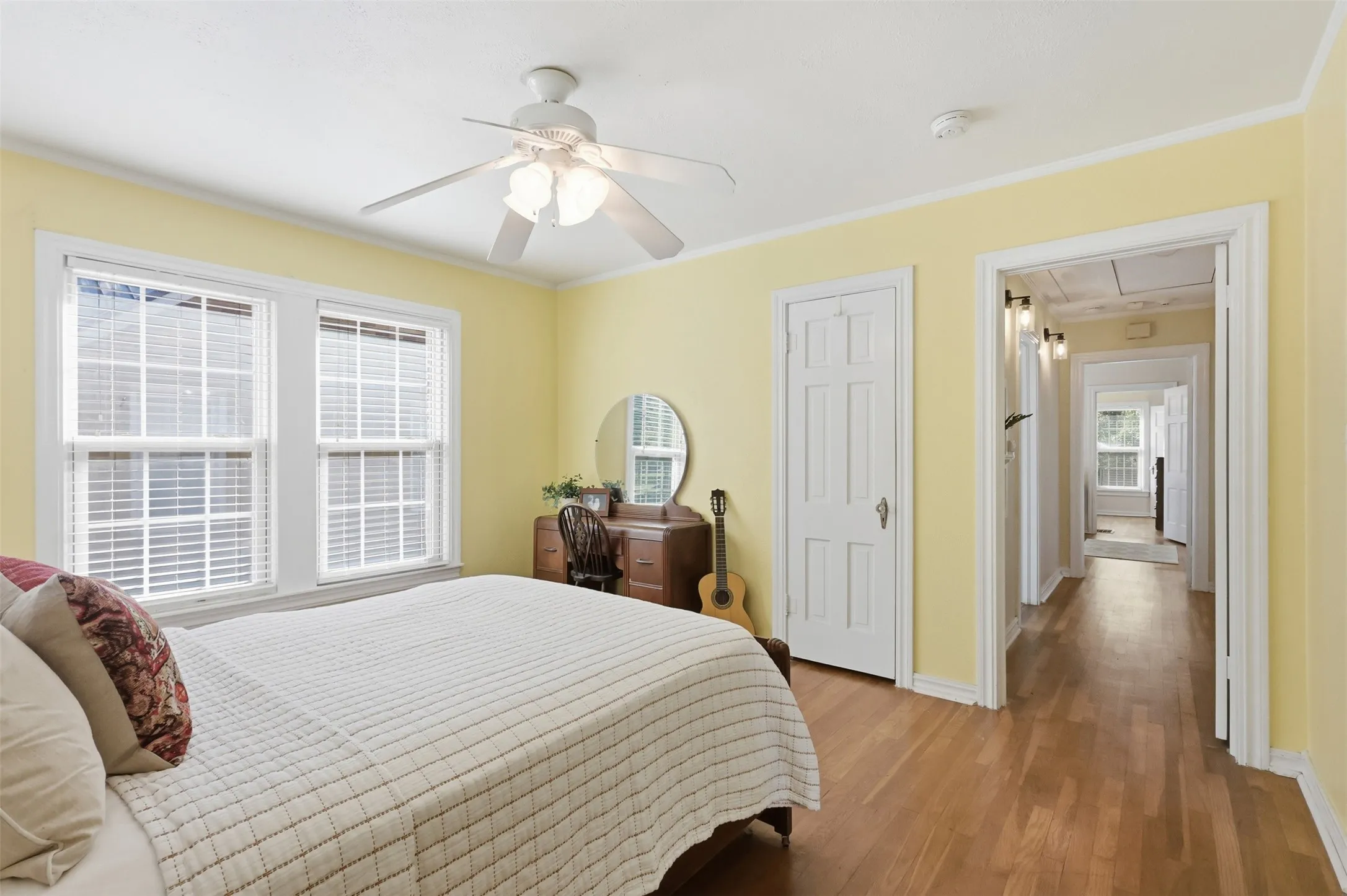 Single Family Residence For Sale in Tarrant County , 3104 Yucca Avenue, Fort Worth, Texas 76111, 3 Bedroom, 1 Bathroom, 1 Garage spaces, 1,535 Sqft, built in 1939, mls#21408307, Real Estate Agent in Fort Worth, Homes For Sale in Tarrant county, Homes For Sale in Fort Worth, Realtor in Fort Worth Texas, Real Estate Brokerage Independent Realty Texas, Luminita Cordes Realtor