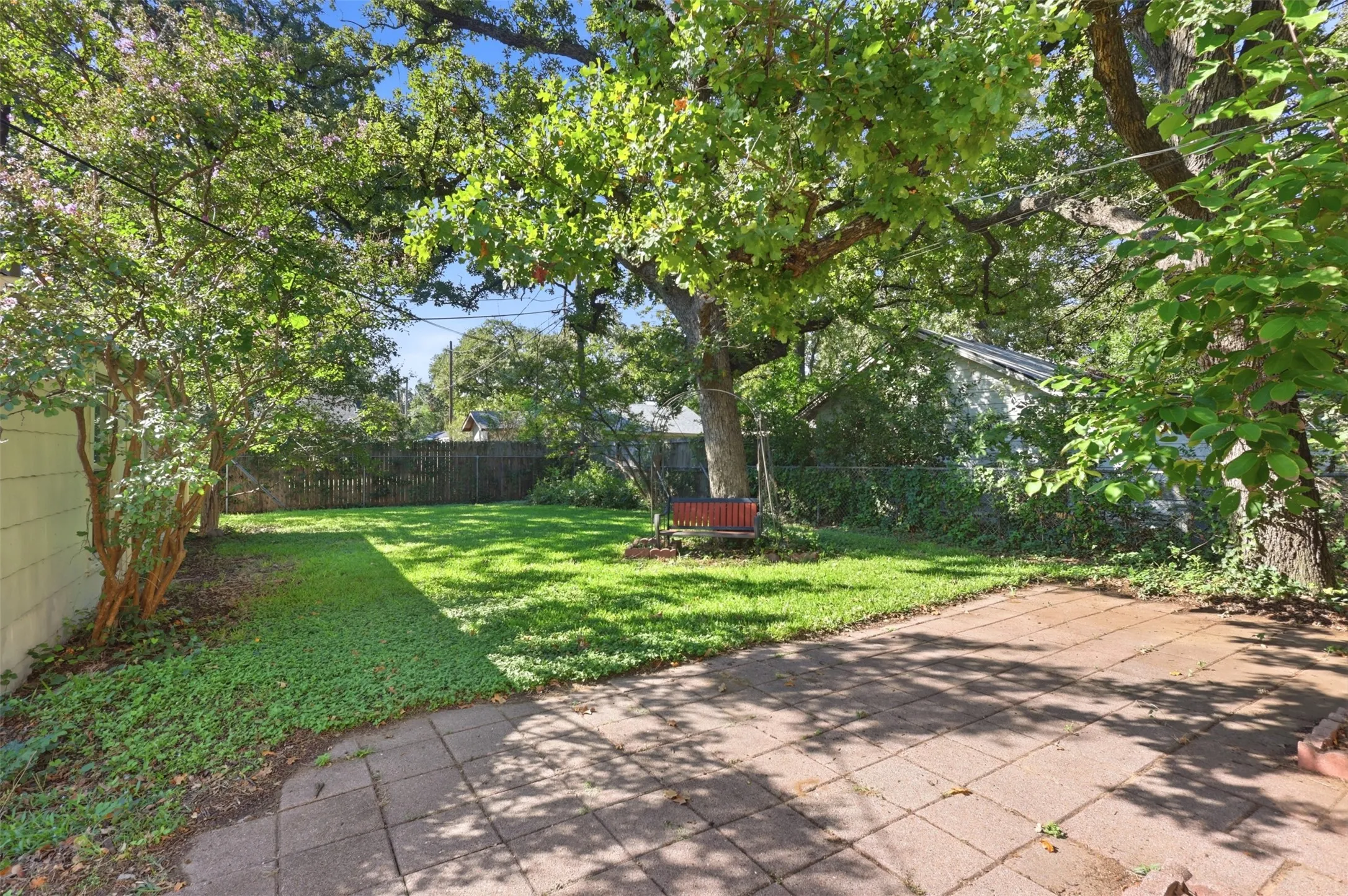 Single Family Residence For Sale in Tarrant County , 3104 Yucca Avenue, Fort Worth, Texas 76111, 3 Bedroom, 1 Bathroom, 1 Garage spaces, 1,535 Sqft, built in 1939, mls#21408307, Real Estate Agent in Fort Worth, Homes For Sale in Tarrant county, Homes For Sale in Fort Worth, Realtor in Fort Worth Texas, Real Estate Brokerage Independent Realty Texas, Luminita Cordes Realtor