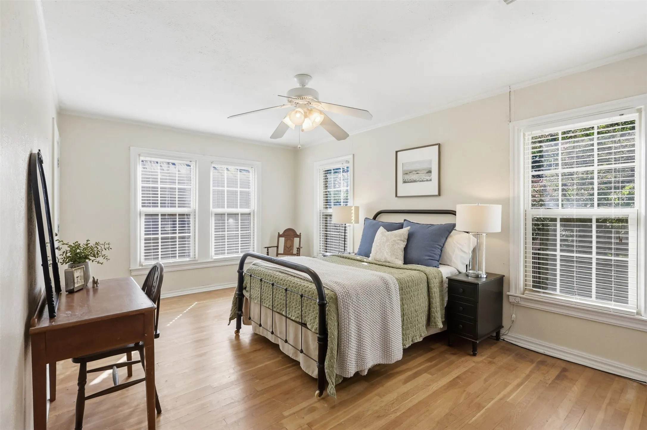 Single Family Residence For Sale in Tarrant County , 3104 Yucca Avenue, Fort Worth, Texas 76111, 3 Bedroom, 1 Bathroom, 1 Garage spaces, 1,535 Sqft, built in 1939, mls#21408307, Real Estate Agent in Fort Worth, Homes For Sale in Tarrant county, Homes For Sale in Fort Worth, Realtor in Fort Worth Texas, Real Estate Brokerage Independent Realty Texas, Luminita Cordes Realtor