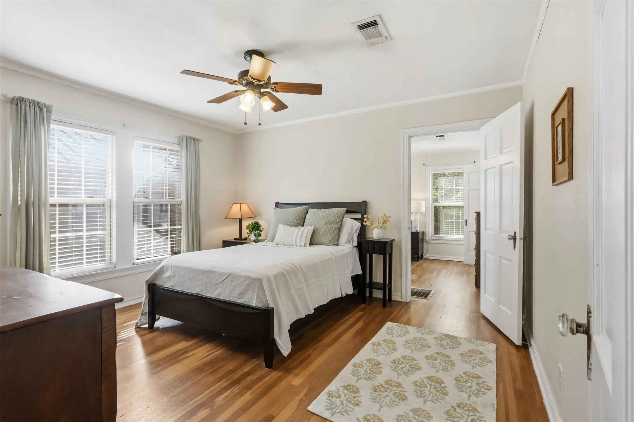 Single Family Residence For Sale in Tarrant County , 3104 Yucca Avenue, Fort Worth, Texas 76111, 3 Bedroom, 1 Bathroom, 1 Garage spaces, 1,535 Sqft, built in 1939, mls#21408307, Real Estate Agent in Fort Worth, Homes For Sale in Tarrant county, Homes For Sale in Fort Worth, Realtor in Fort Worth Texas, Real Estate Brokerage Independent Realty Texas, Luminita Cordes Realtor