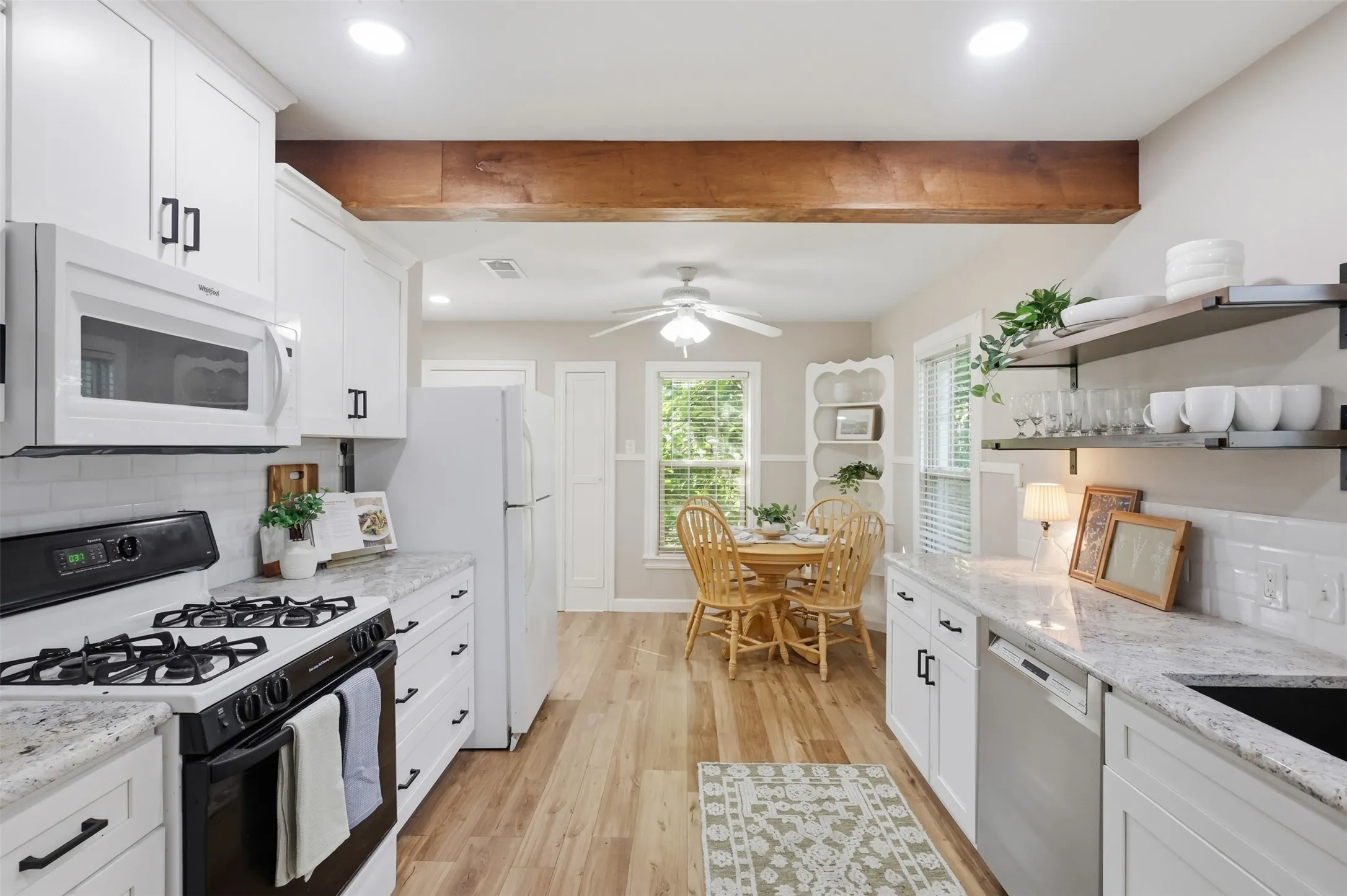 Single Family Residence For Sale in Tarrant County , 3104 Yucca Avenue, Fort Worth, Texas 76111, 3 Bedroom, 1 Bathroom, 1 Garage spaces, 1,535 Sqft, built in 1939, mls#21408307, Real Estate Agent in Fort Worth, Homes For Sale in Tarrant county, Homes For Sale in Fort Worth, Realtor in Fort Worth Texas, Real Estate Brokerage Independent Realty Texas, Luminita Cordes Realtor