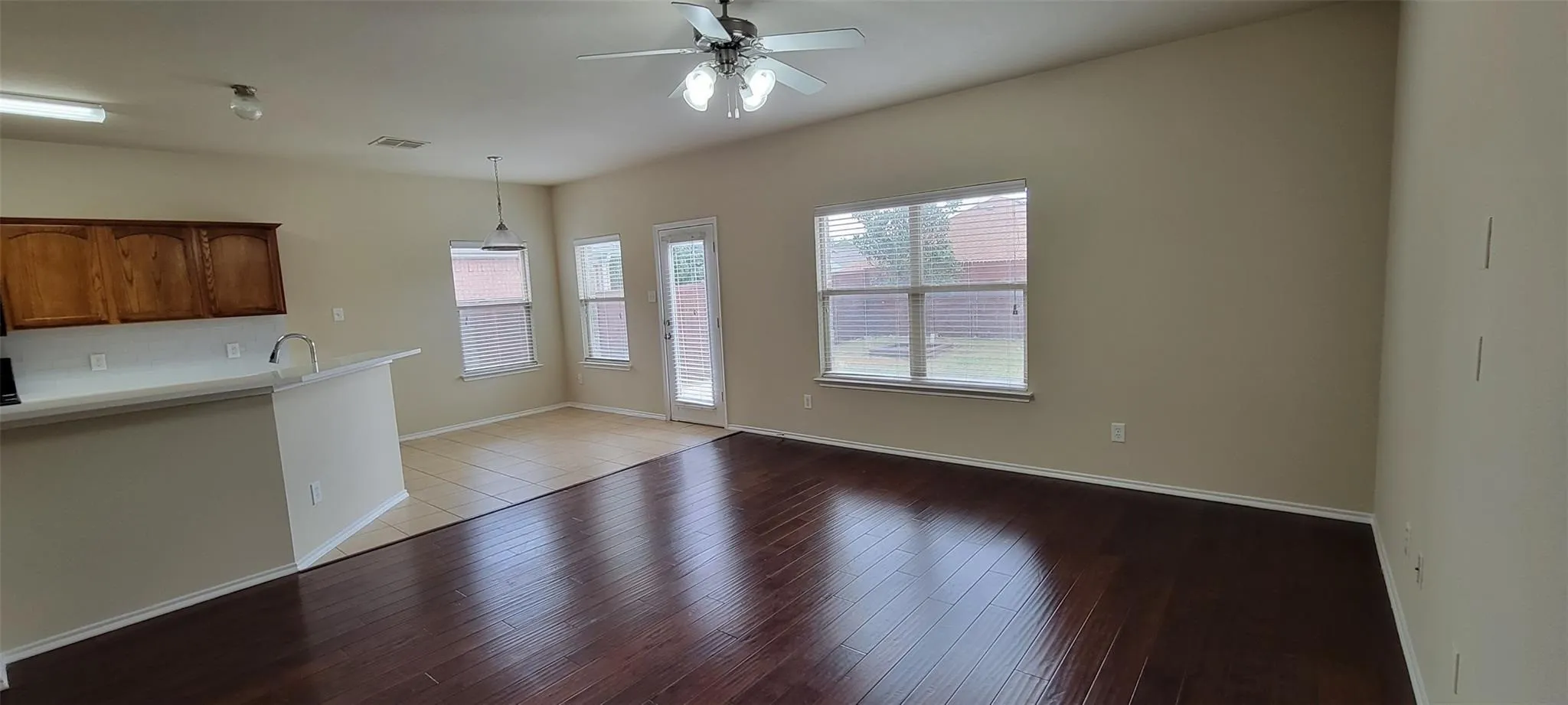 Single Family Residence For Rent in Collin County , 9509 Crooked Cat Drive, Mc Kinney, Texas 75072, 4 Bedroom, 3 Bathroom, 2 Garage spaces, 2,303 Sqft, built in 2007, mls#21408366, Real Estate Agent in Mc Kinney, Homes For Rent in Collin county, Homes For Rent in Mc Kinney, Realtor in Mc Kinney Texas, Real Estate Brokerage Independent Realty Texas, Luminita Cordes Realtor