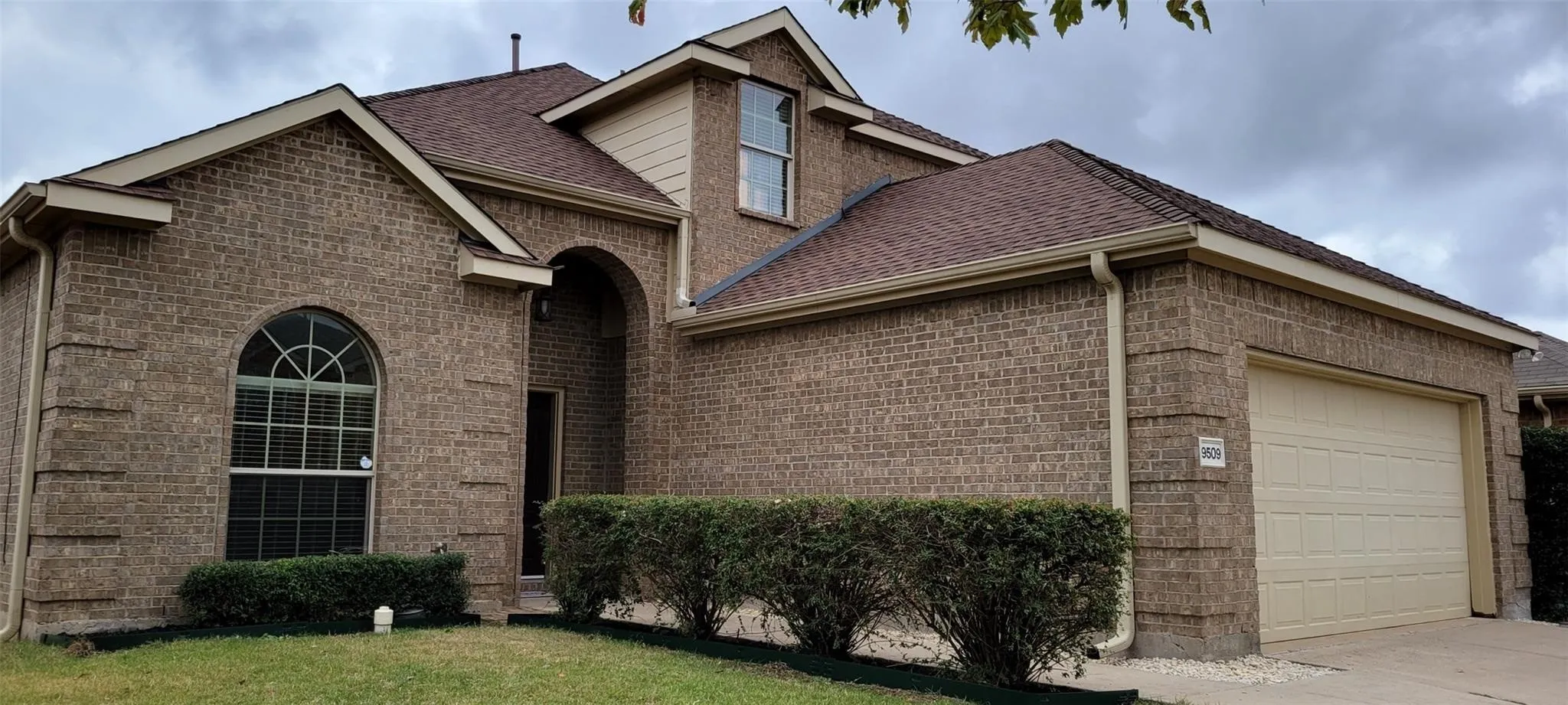 Single Family Residence For Rent