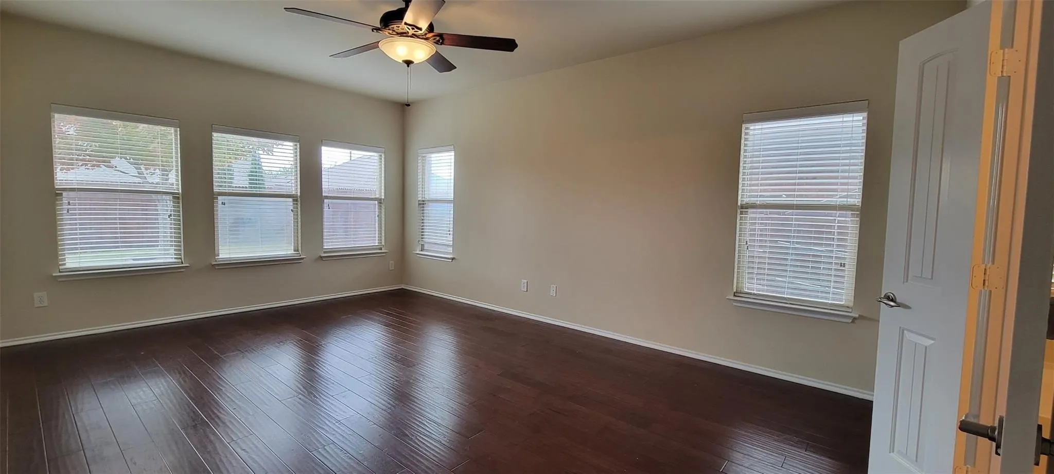 Single Family Residence For Rent in Collin County , 9509 Crooked Cat Drive, Mc Kinney, Texas 75072, 4 Bedroom, 3 Bathroom, 2 Garage spaces, 2,303 Sqft, built in 2007, mls#21408366, Real Estate Agent in Mc Kinney, Homes For Rent in Collin county, Homes For Rent in Mc Kinney, Realtor in Mc Kinney Texas, Real Estate Brokerage Independent Realty Texas, Luminita Cordes Realtor