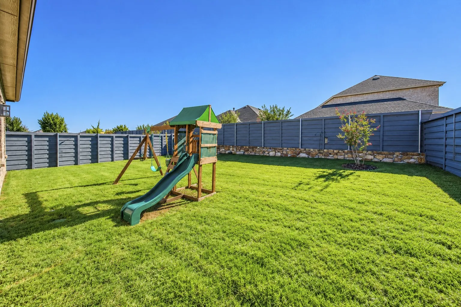 Single Family Residence For Sale in Denton County , 7324 Snapdragon Court, Little Elm, Texas 76227, 4 Bedroom, 3 Bathroom, 2 Garage spaces, 2,523 Sqft, built in 2022, mls#21407534, Real Estate Agent in Little Elm, Homes For Sale in Denton county, Homes For Sale in Little Elm, Realtor in Little Elm Texas, Real Estate Brokerage Independent Realty Texas, Luminita Cordes Realtor