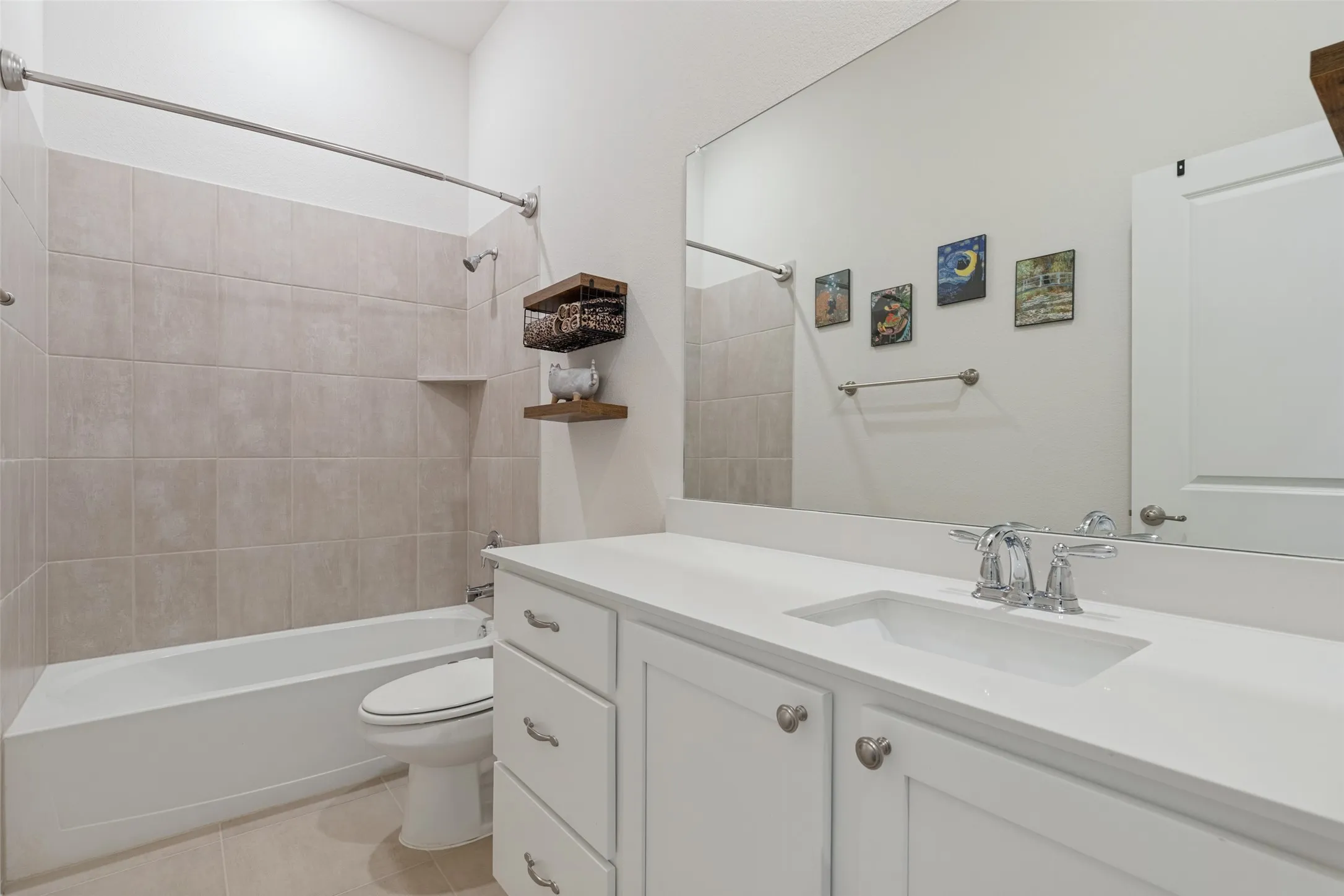 Single Family Residence For Sale in Denton County , 7324 Snapdragon Court, Little Elm, Texas 76227, 4 Bedroom, 3 Bathroom, 2 Garage spaces, 2,523 Sqft, built in 2022, mls#21407534, Real Estate Agent in Little Elm, Homes For Sale in Denton county, Homes For Sale in Little Elm, Realtor in Little Elm Texas, Real Estate Brokerage Independent Realty Texas, Luminita Cordes Realtor