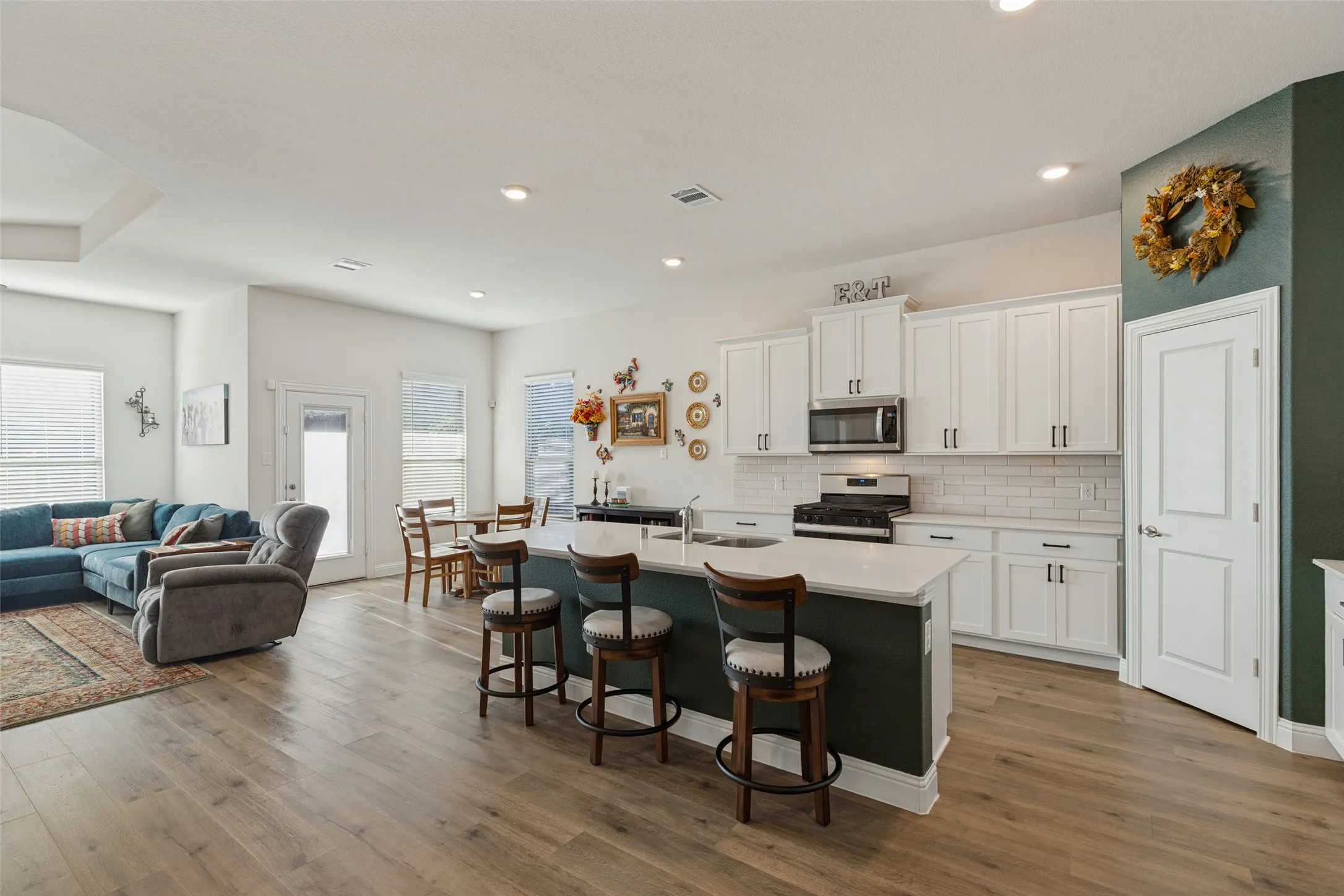 Single Family Residence For Sale in Denton County , 7324 Snapdragon Court, Little Elm, Texas 76227, 4 Bedroom, 3 Bathroom, 2 Garage spaces, 2,523 Sqft, built in 2022, mls#21407534, Real Estate Agent in Little Elm, Homes For Sale in Denton county, Homes For Sale in Little Elm, Realtor in Little Elm Texas, Real Estate Brokerage Independent Realty Texas, Luminita Cordes Realtor