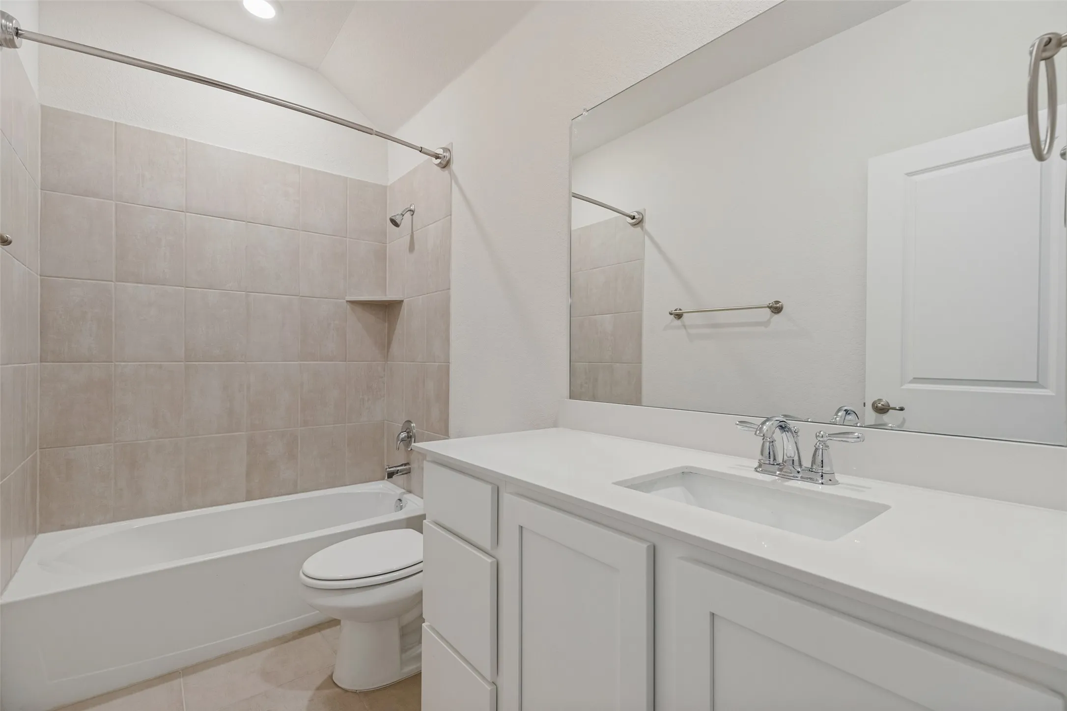 Single Family Residence For Sale in Denton County , 7324 Snapdragon Court, Little Elm, Texas 76227, 4 Bedroom, 3 Bathroom, 2 Garage spaces, 2,523 Sqft, built in 2022, mls#21407534, Real Estate Agent in Little Elm, Homes For Sale in Denton county, Homes For Sale in Little Elm, Realtor in Little Elm Texas, Real Estate Brokerage Independent Realty Texas, Luminita Cordes Realtor