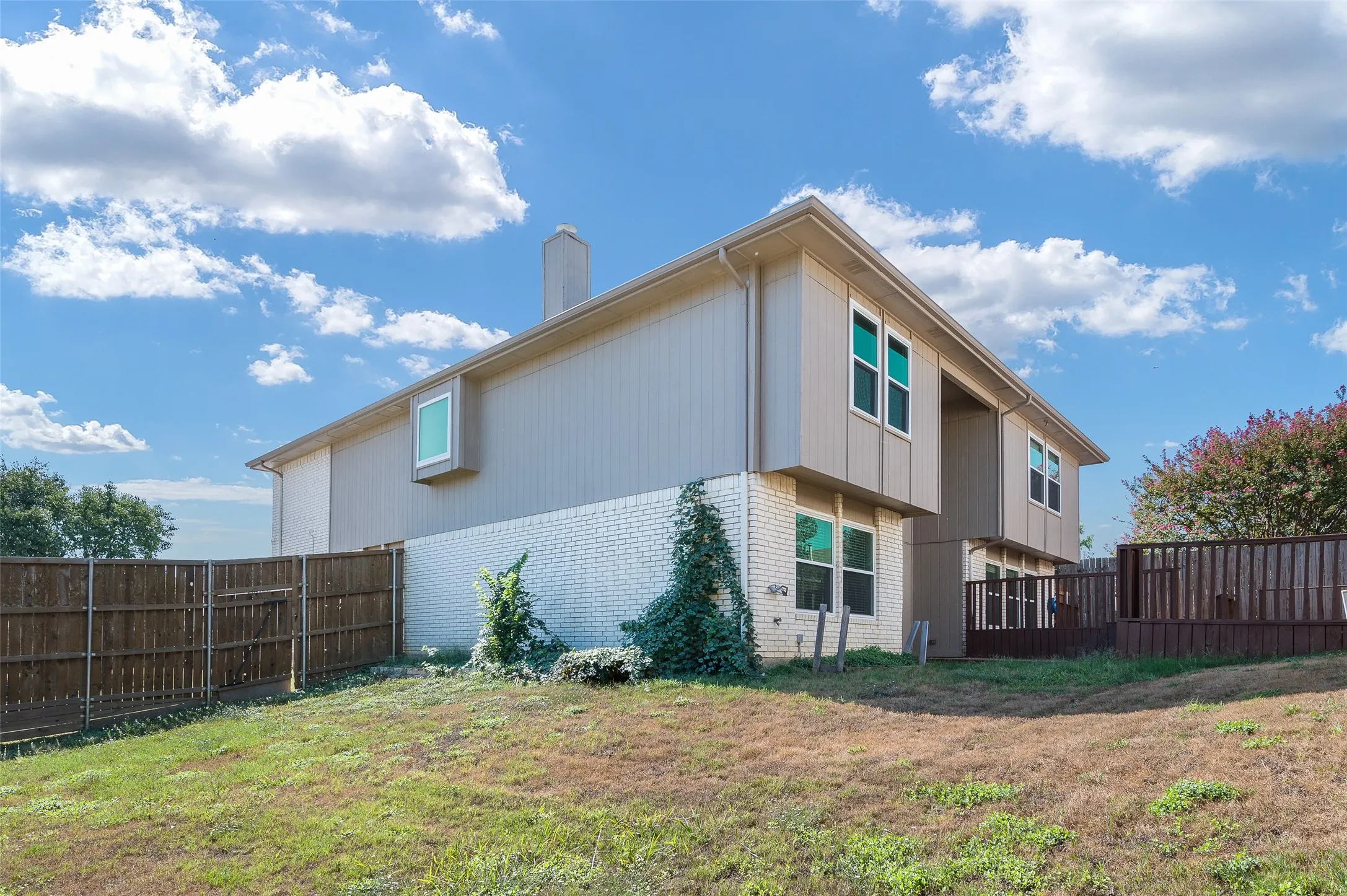 Single Family Residence For Sale in Denton County , 3510 Meadowview Drive, Corinth, Texas 76210, 4 Bedroom, 3 Bathroom, 2 Garage spaces, 4,007 Sqft, built in 1995, mls#21402213, Real Estate Agent in Corinth, Homes For Sale in Denton county, Homes For Sale in Corinth, Realtor in Corinth Texas, Real Estate Brokerage Independent Realty Texas, Luminita Cordes Realtor