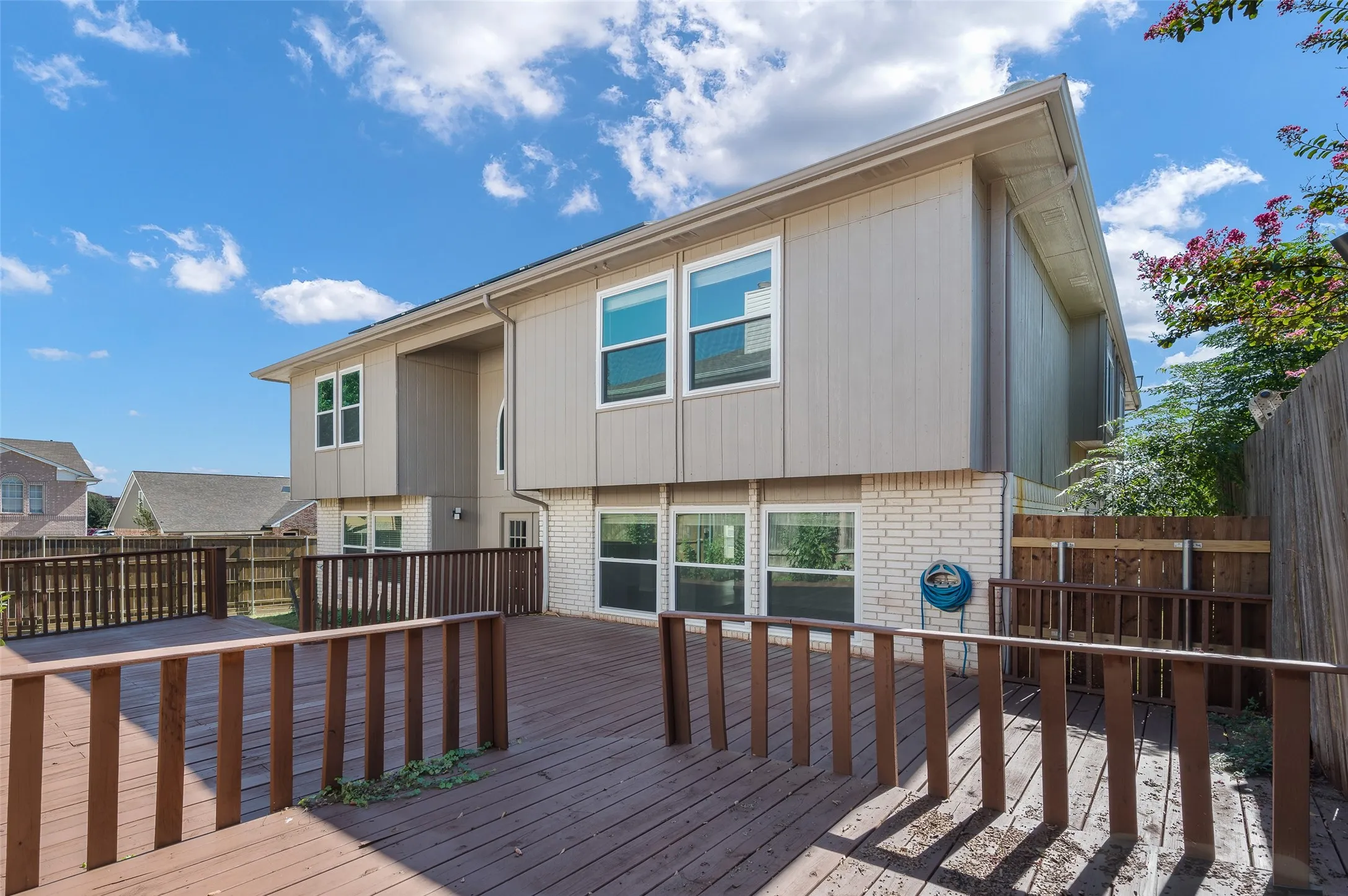 Single Family Residence For Sale in Denton County , 3510 Meadowview Drive, Corinth, Texas 76210, 4 Bedroom, 3 Bathroom, 2 Garage spaces, 4,007 Sqft, built in 1995, mls#21402213, Real Estate Agent in Corinth, Homes For Sale in Denton county, Homes For Sale in Corinth, Realtor in Corinth Texas, Real Estate Brokerage Independent Realty Texas, Luminita Cordes Realtor