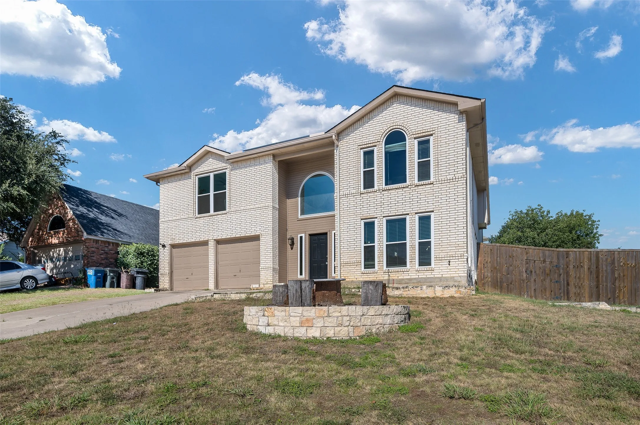 Single Family Residence For Sale in Denton County , 3510 Meadowview Drive, Corinth, Texas 76210, 4 Bedroom, 3 Bathroom, 2 Garage spaces, 4,007 Sqft, built in 1995, mls#21402213, Real Estate Agent in Corinth, Homes For Sale in Denton county, Homes For Sale in Corinth, Realtor in Corinth Texas, Real Estate Brokerage Independent Realty Texas, Luminita Cordes Realtor