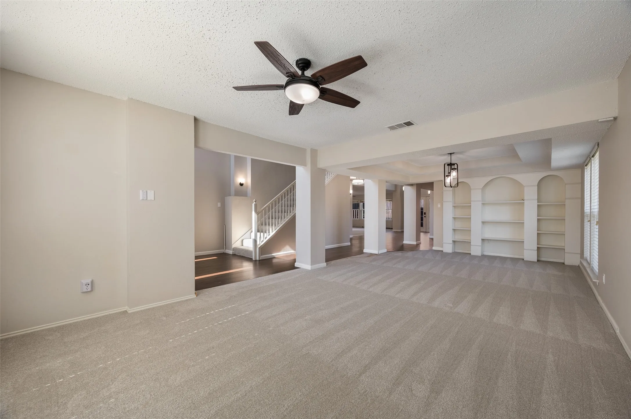 Single Family Residence For Sale in Denton County , 3510 Meadowview Drive, Corinth, Texas 76210, 4 Bedroom, 3 Bathroom, 2 Garage spaces, 4,007 Sqft, built in 1995, mls#21402213, Real Estate Agent in Corinth, Homes For Sale in Denton county, Homes For Sale in Corinth, Realtor in Corinth Texas, Real Estate Brokerage Independent Realty Texas, Luminita Cordes Realtor