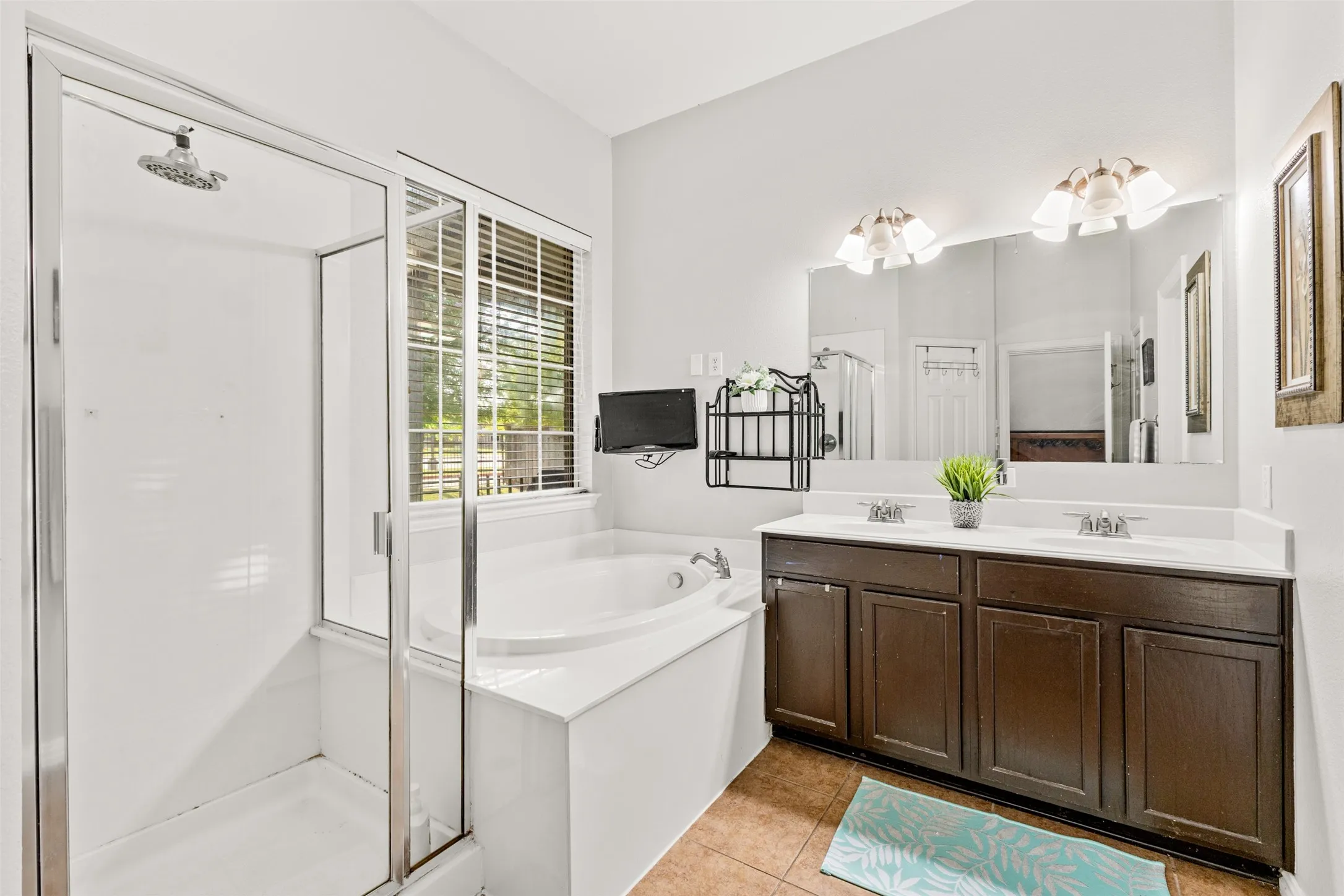 Single Family Residence For Sale in Rockwall County , 321 Deaton Drive, Fate, Texas 75087, 3 Bedroom, 2 Bathroom, 2 Garage spaces, 1,869 Sqft, built in 2007, mls#21407431, Real Estate Agent in Fate, Homes For Sale in Rockwall county, Homes For Sale in Fate, Realtor in Fate Texas, Real Estate Brokerage Independent Realty Texas, Luminita Cordes Realtor
