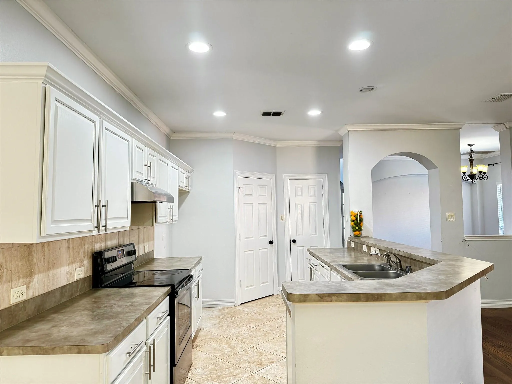 Single Family Residence For Rent in Tarrant County , 3120 Rustic Meadows Drive, Bedford, Texas 76021, 3 Bedroom, 3 Bathroom, 2 Garage spaces, 1,942 Sqft, built in 2002, mls#21408372, Real Estate Agent in Bedford, Homes For Rent in Tarrant county, Homes For Rent in Bedford, Realtor in Bedford Texas, Real Estate Brokerage Independent Realty Texas, Luminita Cordes Realtor
