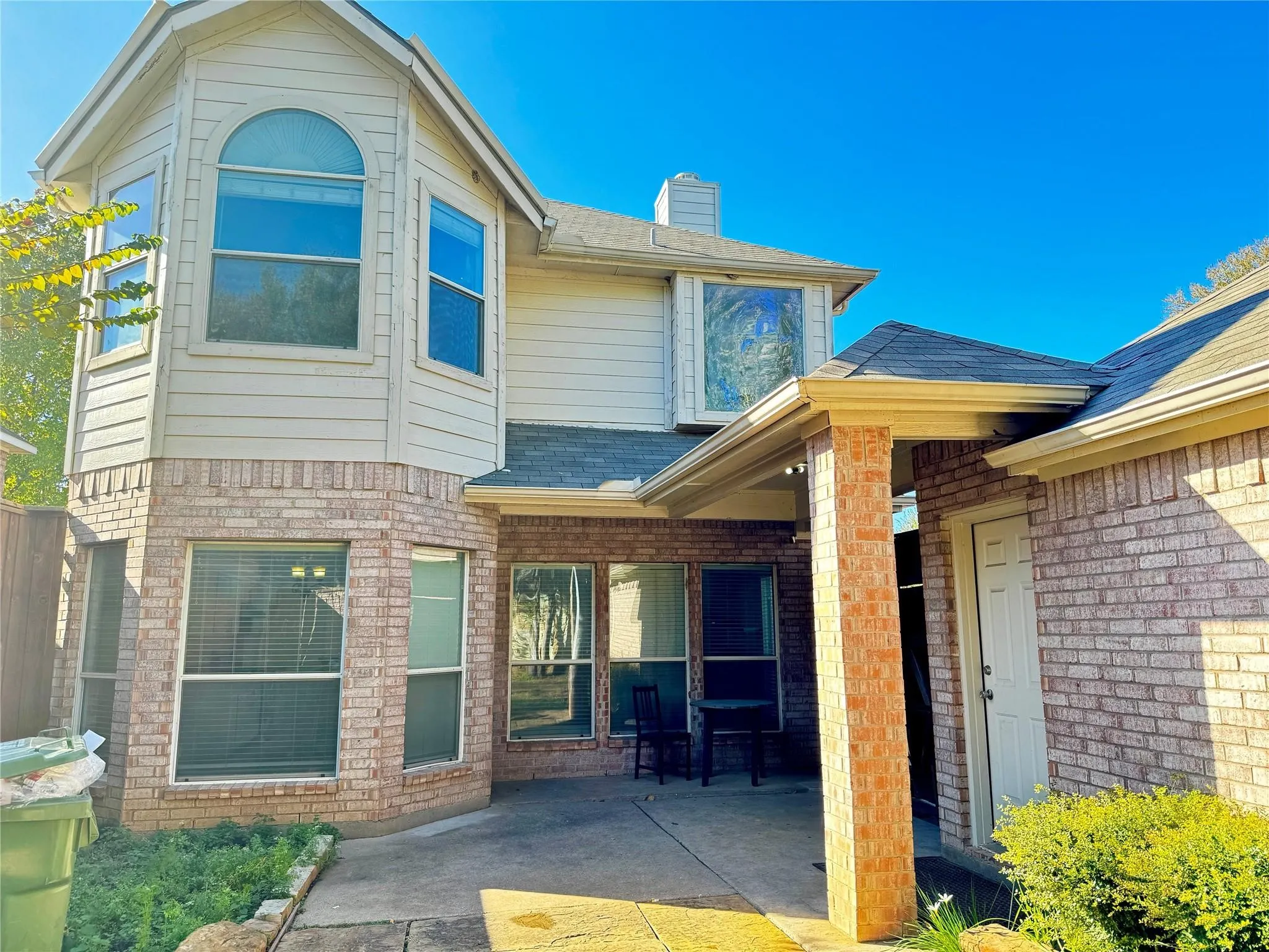 Single Family Residence For Rent in Tarrant County , 3120 Rustic Meadows Drive, Bedford, Texas 76021, 3 Bedroom, 3 Bathroom, 2 Garage spaces, 1,942 Sqft, built in 2002, mls#21408372, Real Estate Agent in Bedford, Homes For Rent in Tarrant county, Homes For Rent in Bedford, Realtor in Bedford Texas, Real Estate Brokerage Independent Realty Texas, Luminita Cordes Realtor