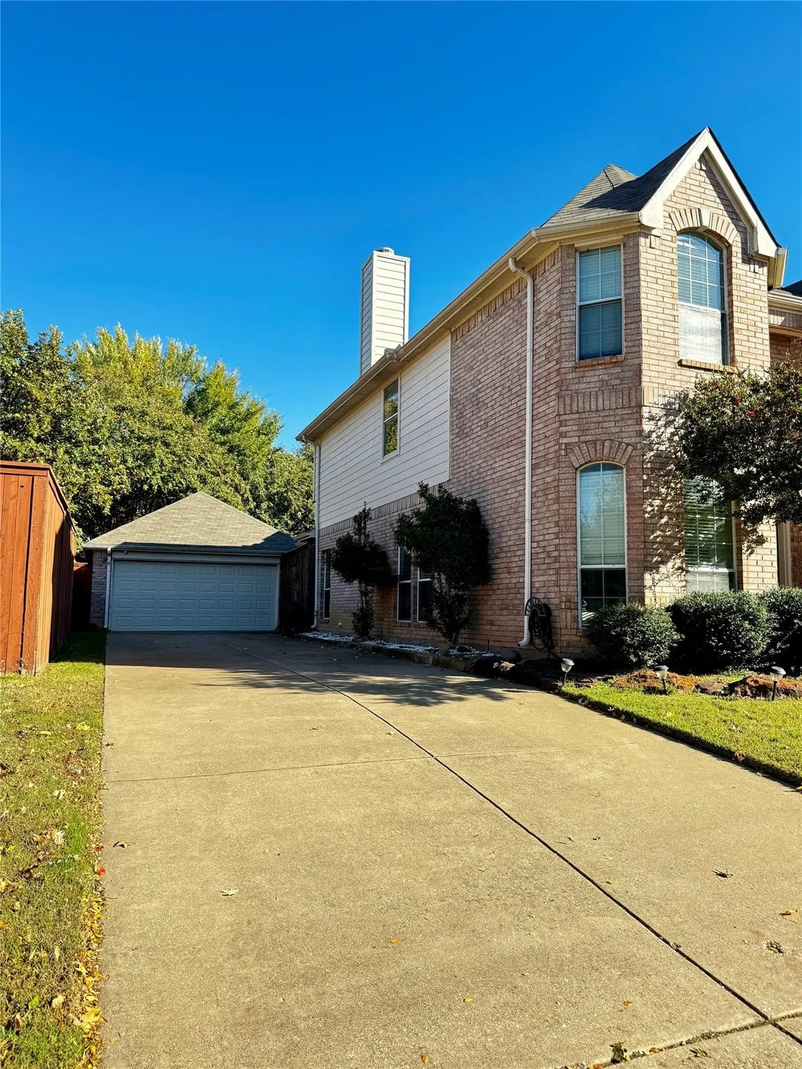 Single Family Residence For Rent in Tarrant County , 3120 Rustic Meadows Drive, Bedford, Texas 76021, 3 Bedroom, 3 Bathroom, 2 Garage spaces, 1,942 Sqft, built in 2002, mls#21408372, Real Estate Agent in Bedford, Homes For Rent in Tarrant county, Homes For Rent in Bedford, Realtor in Bedford Texas, Real Estate Brokerage Independent Realty Texas, Luminita Cordes Realtor
