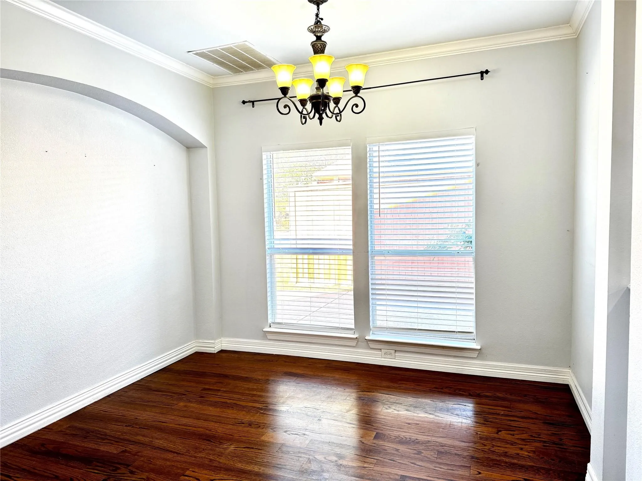 Single Family Residence For Rent in Tarrant County , 3120 Rustic Meadows Drive, Bedford, Texas 76021, 3 Bedroom, 3 Bathroom, 2 Garage spaces, 1,942 Sqft, built in 2002, mls#21408372, Real Estate Agent in Bedford, Homes For Rent in Tarrant county, Homes For Rent in Bedford, Realtor in Bedford Texas, Real Estate Brokerage Independent Realty Texas, Luminita Cordes Realtor