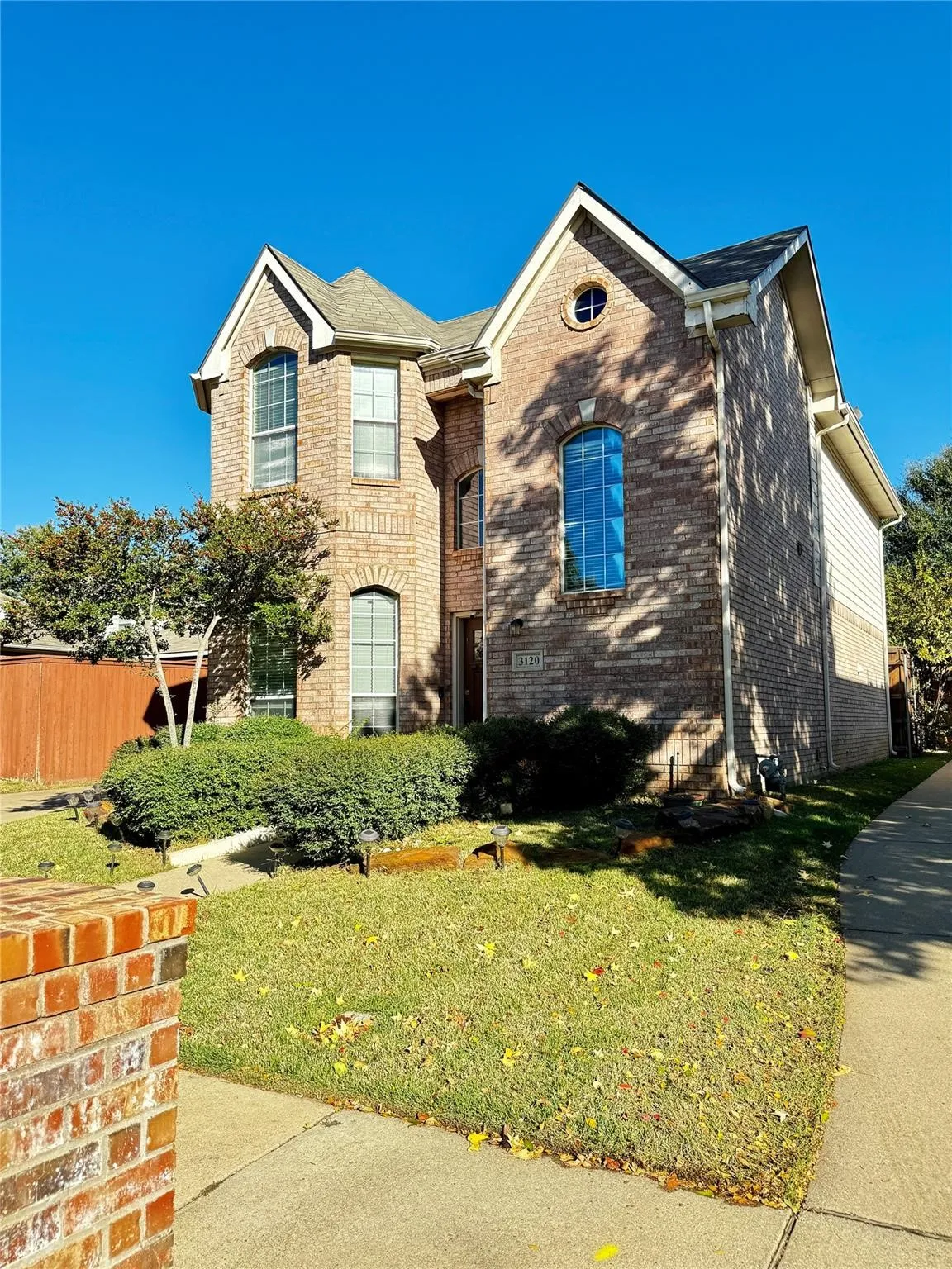 Single Family Residence For Rent in Tarrant County , 3120 Rustic Meadows Drive, Bedford, Texas 76021, 3 Bedroom, 3 Bathroom, 2 Garage spaces, 1,942 Sqft, built in 2002, mls#21408372, Real Estate Agent in Bedford, Homes For Rent in Tarrant county, Homes For Rent in Bedford, Realtor in Bedford Texas, Real Estate Brokerage Independent Realty Texas, Luminita Cordes Realtor
