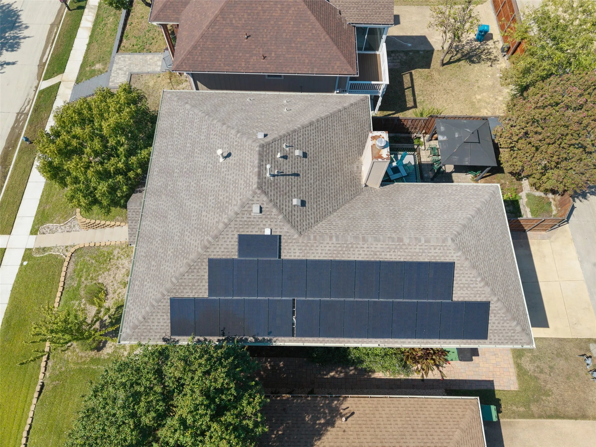 Single Family Residence For Sale in Denton County , 1109 Holly Drive, Carrollton, Texas 75010, 5 Bedroom, 3 Bathroom, 2 Garage spaces, 3,034 Sqft, built in 1986, mls#21408229, Real Estate Agent in Carrollton, Homes For Sale in Denton county, Homes For Sale in Carrollton, Realtor in Carrollton Texas, Real Estate Brokerage Independent Realty Texas, Luminita Cordes Realtor