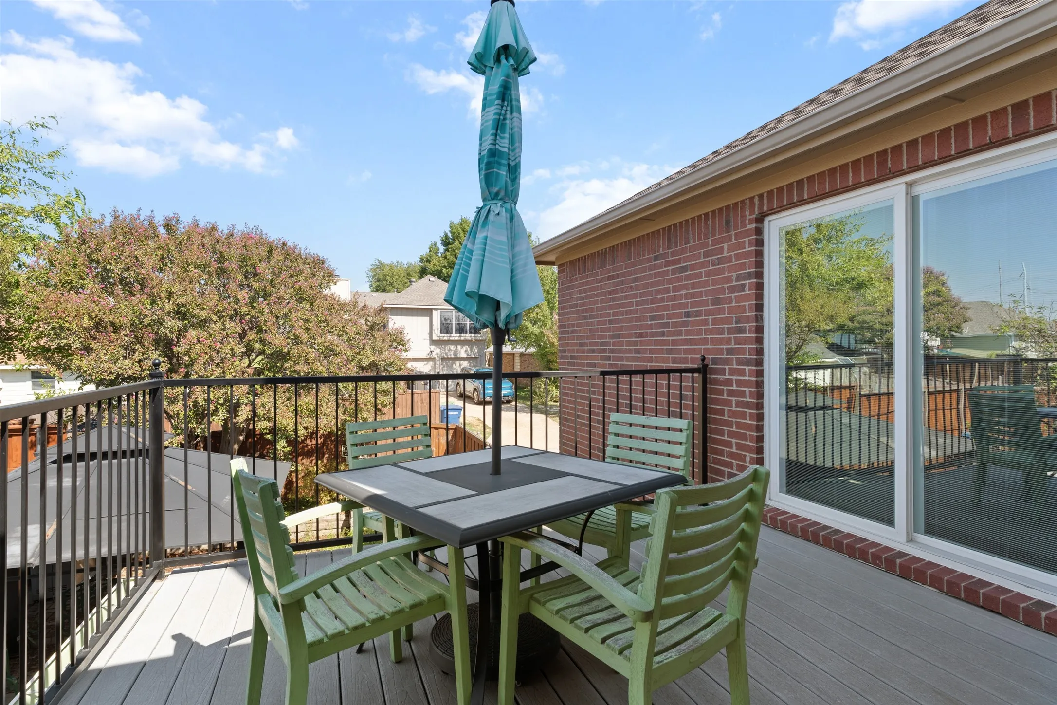 Single Family Residence For Sale in Denton County , 1109 Holly Drive, Carrollton, Texas 75010, 5 Bedroom, 3 Bathroom, 2 Garage spaces, 3,034 Sqft, built in 1986, mls#21408229, Real Estate Agent in Carrollton, Homes For Sale in Denton county, Homes For Sale in Carrollton, Realtor in Carrollton Texas, Real Estate Brokerage Independent Realty Texas, Luminita Cordes Realtor